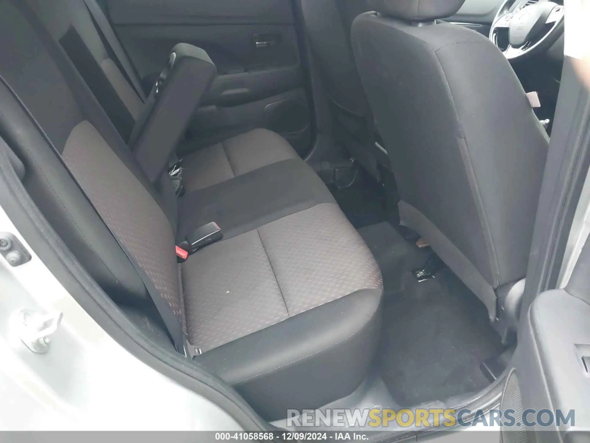 8 fotografías del automóvil dañado JA4AP3AU3KU020798 MITSUBISHI OUTLANDER SPORT 2019