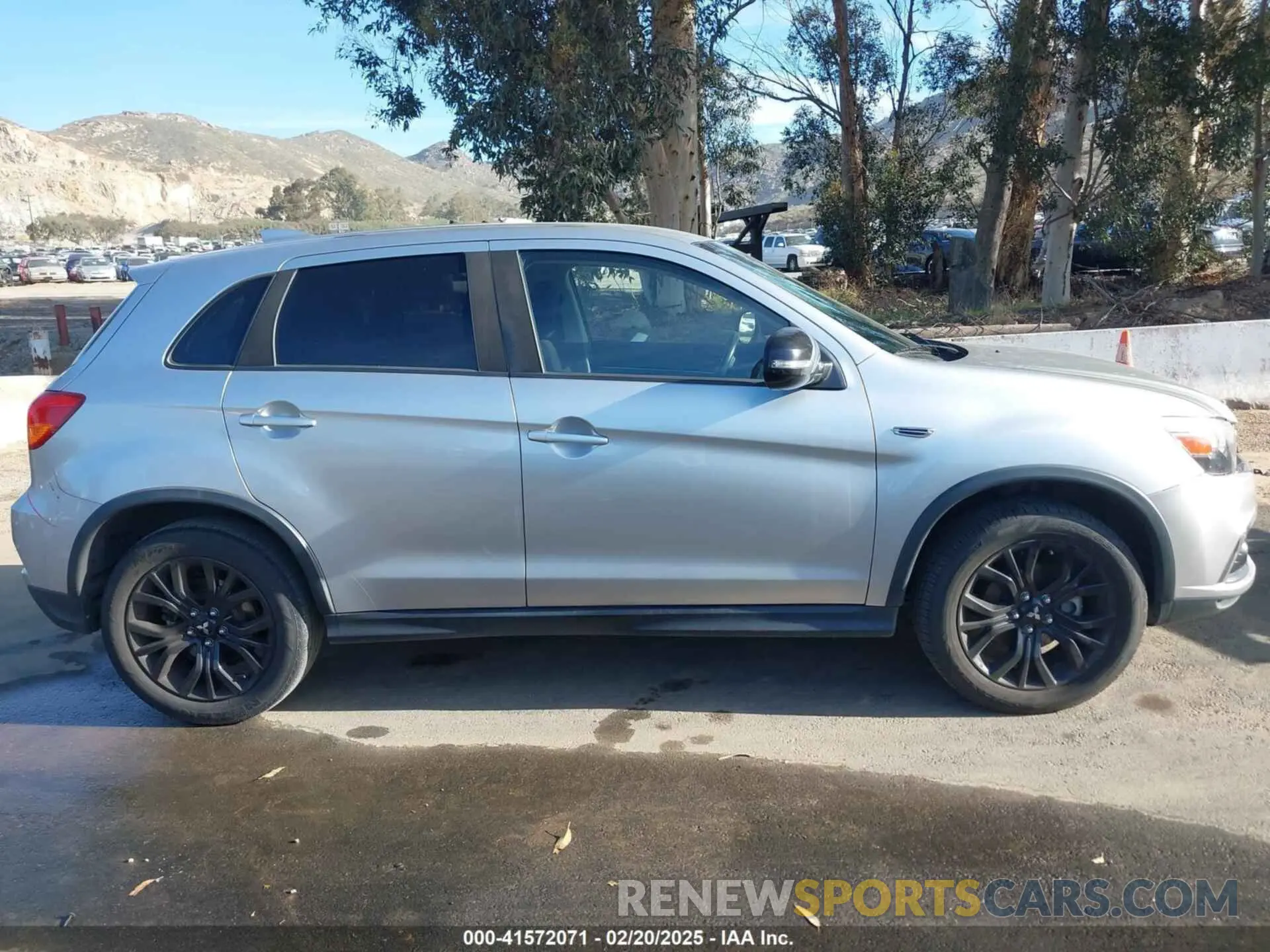 13 fotografías del automóvil dañado JA4AP3AU3KU023295 MITSUBISHI OUTLANDER SPORT 2019