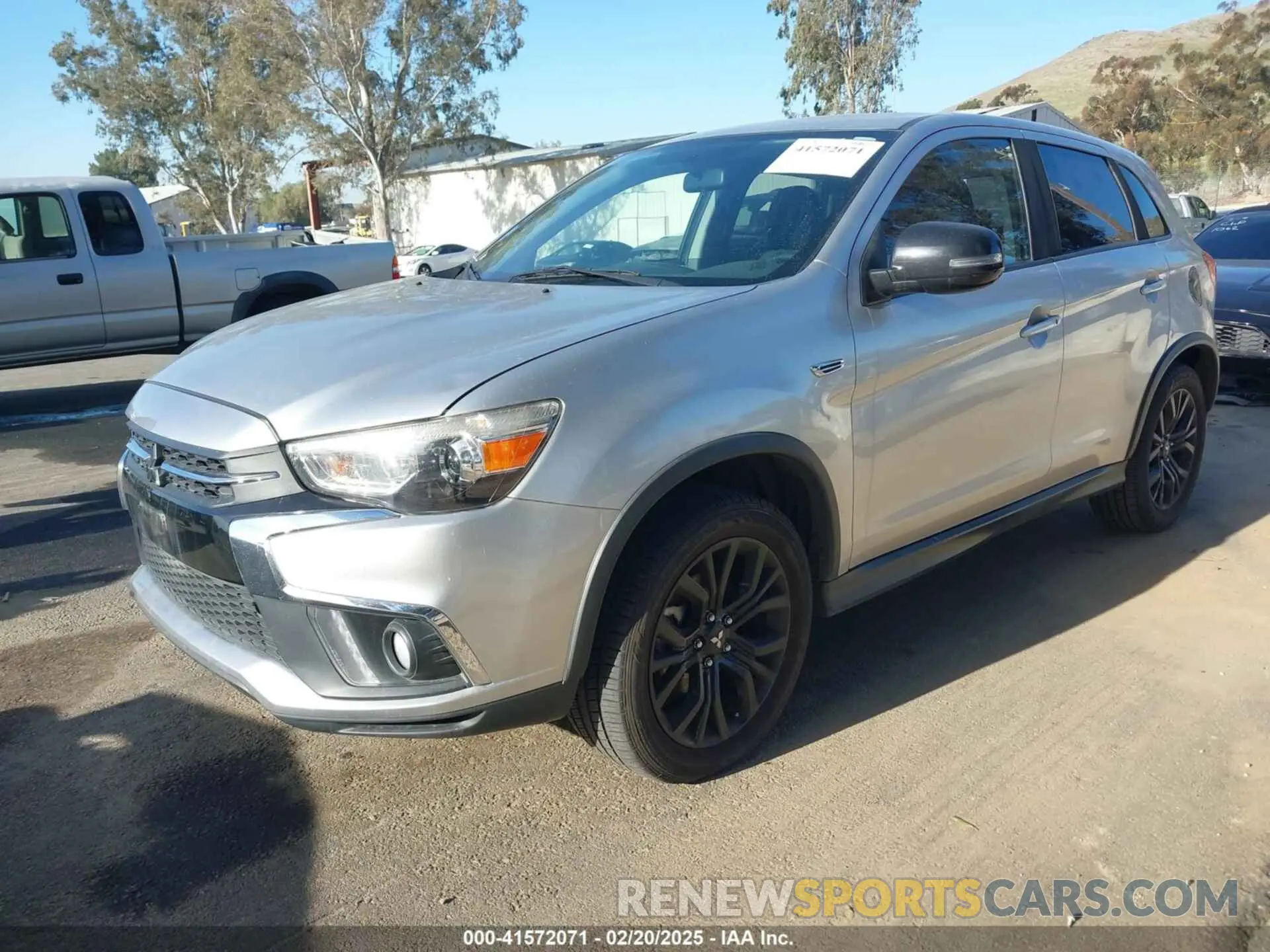 2 fotografías del automóvil dañado JA4AP3AU3KU023295 MITSUBISHI OUTLANDER SPORT 2019