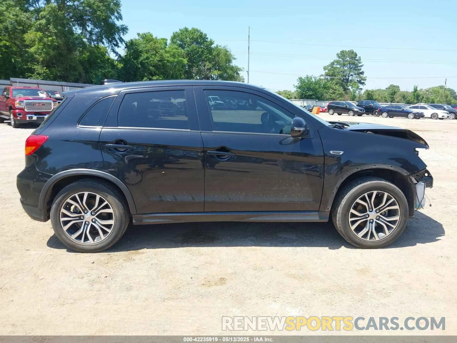 14 fotografías del automóvil dañado JA4AP3AU3KU027654 MITSUBISHI OUTLANDER SPORT 2019