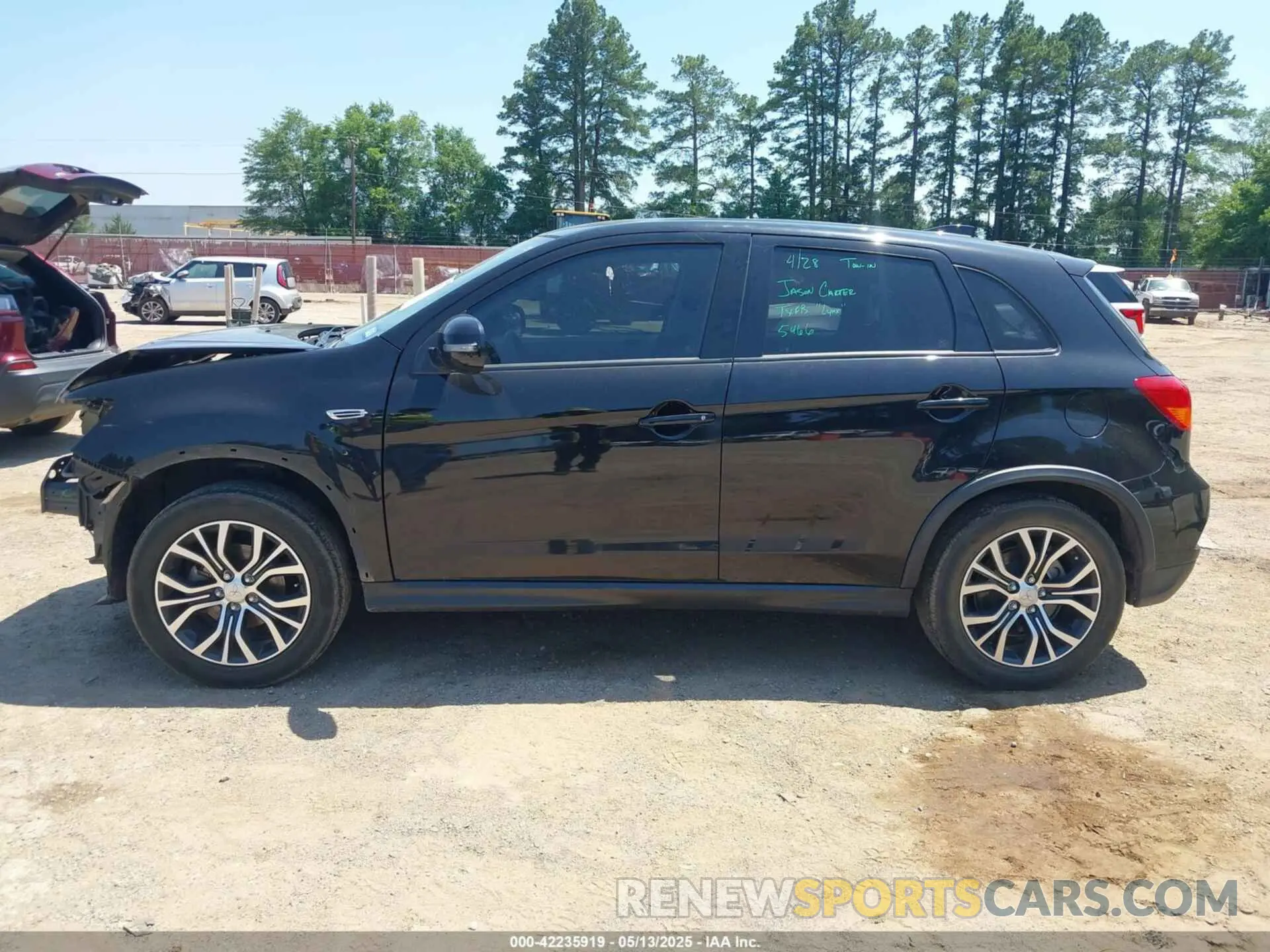 15 fotografías del automóvil dañado JA4AP3AU3KU027654 MITSUBISHI OUTLANDER SPORT 2019