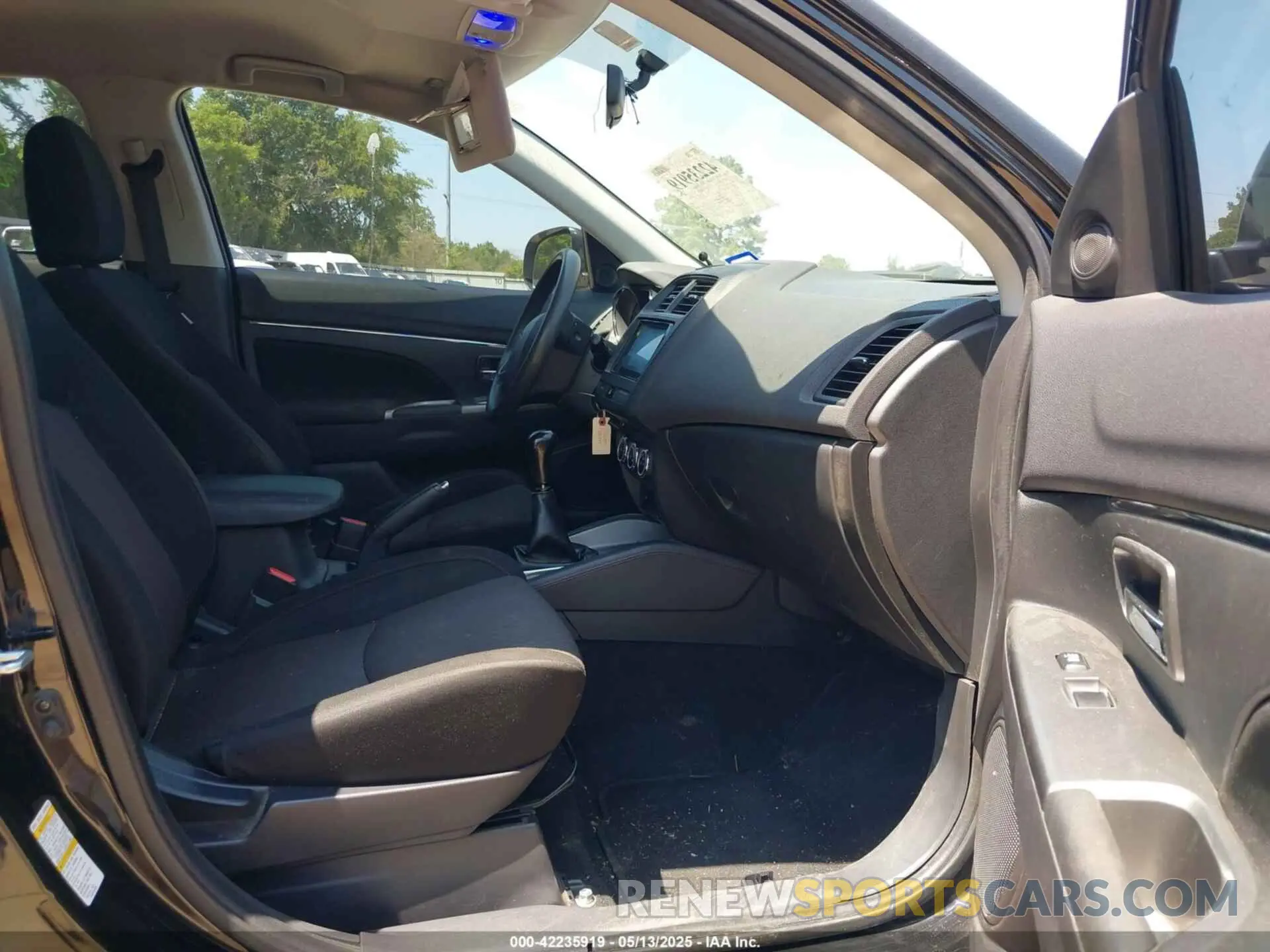 5 fotografías del automóvil dañado JA4AP3AU3KU027654 MITSUBISHI OUTLANDER SPORT 2019