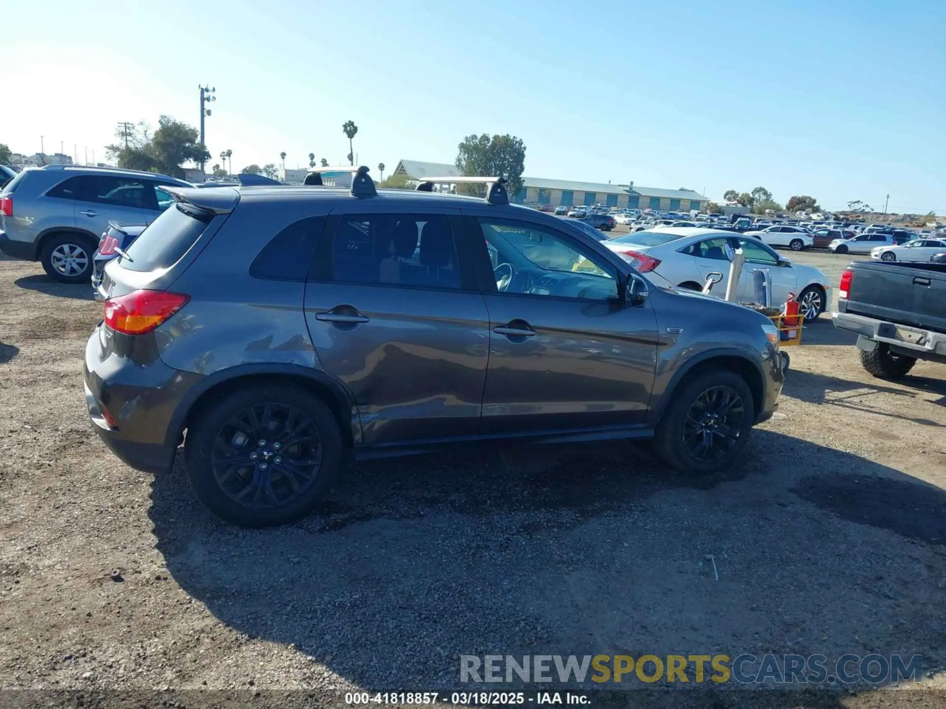 13 fotografías del automóvil dañado JA4AP3AU4KU016033 MITSUBISHI OUTLANDER SPORT 2019