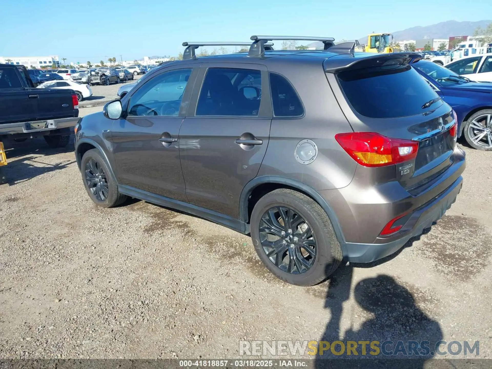 3 fotografías del automóvil dañado JA4AP3AU4KU016033 MITSUBISHI OUTLANDER SPORT 2019