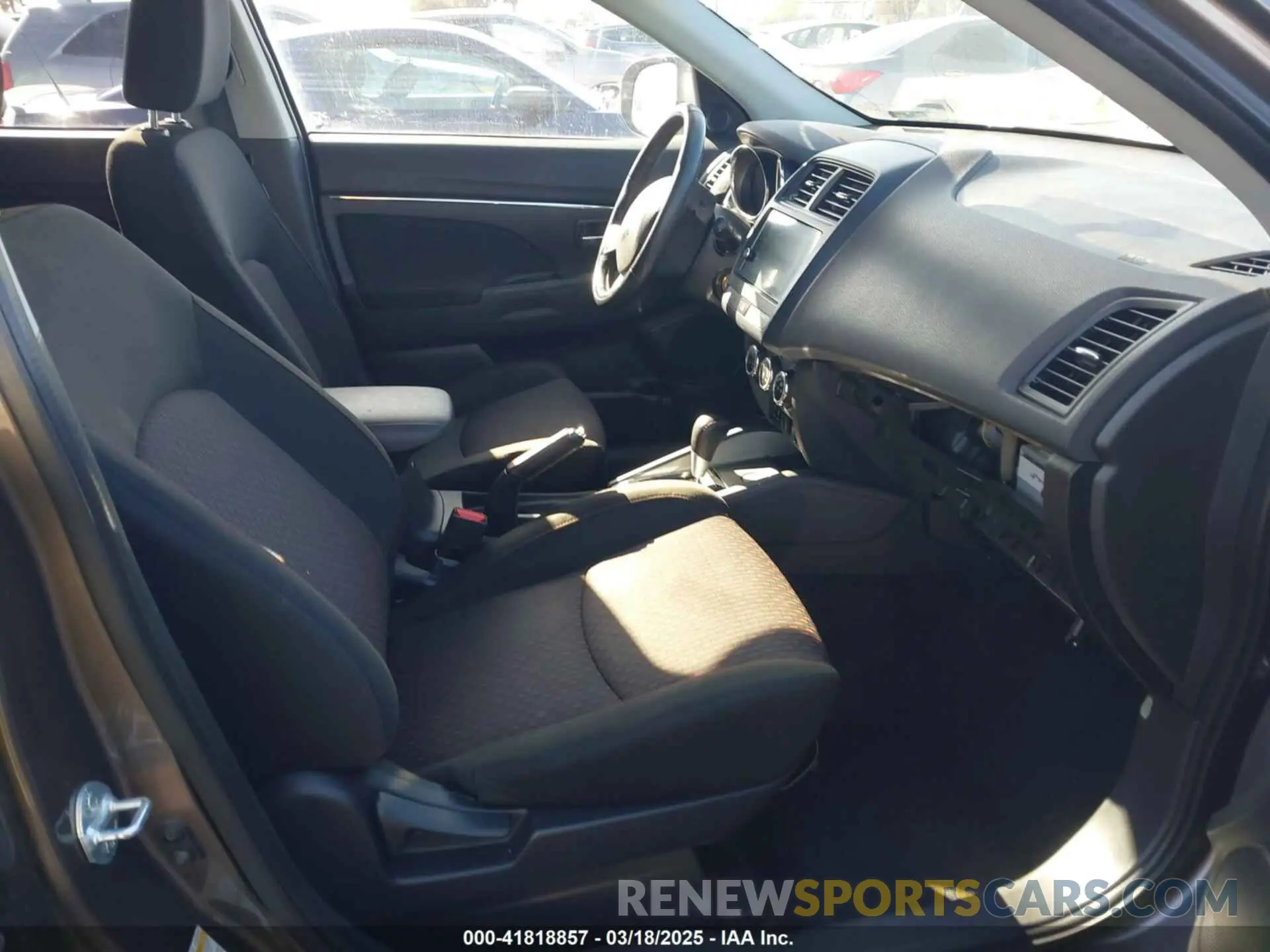 5 fotografías del automóvil dañado JA4AP3AU4KU016033 MITSUBISHI OUTLANDER SPORT 2019