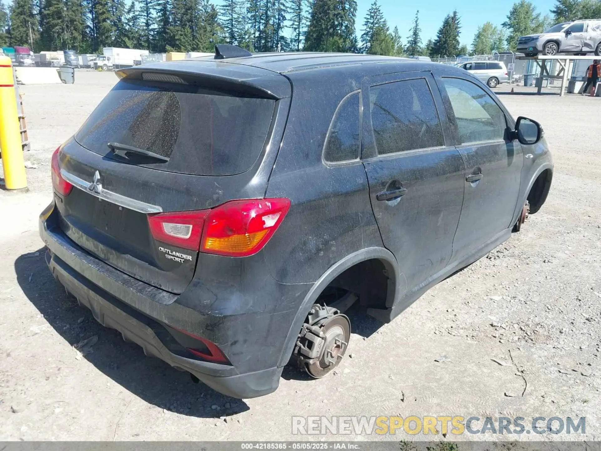 4 fotografías del automóvil dañado JA4AP3AU4KU017957 MITSUBISHI OUTLANDER SPORT 2019