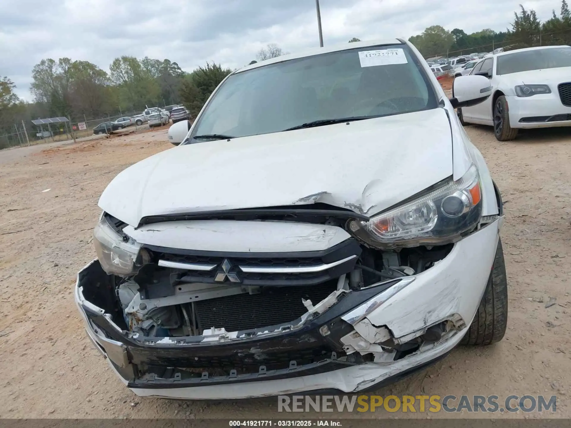 12 fotografías del automóvil dañado JA4AP3AU4KU021247 MITSUBISHI OUTLANDER SPORT 2019