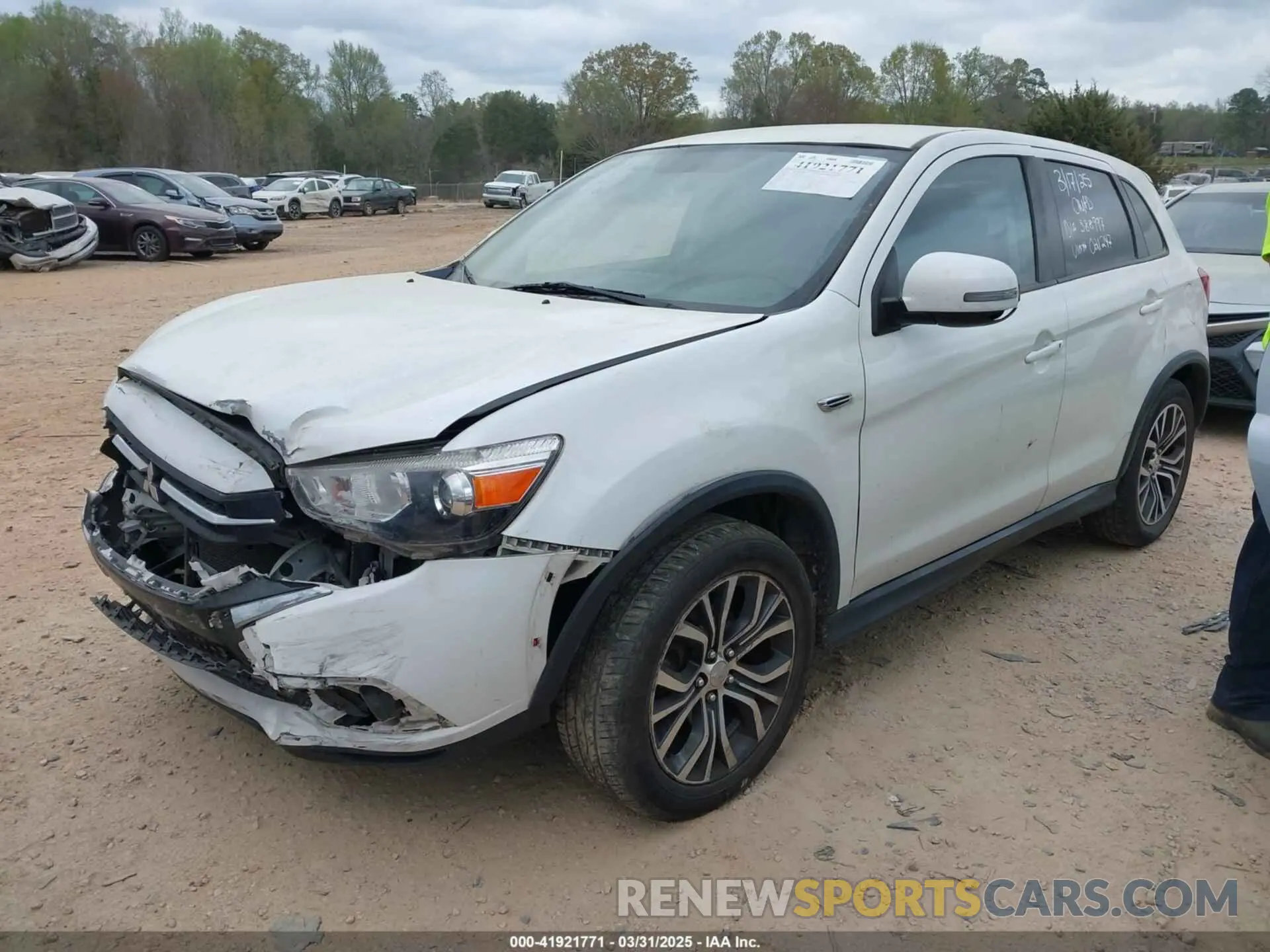 2 fotografías del automóvil dañado JA4AP3AU4KU021247 MITSUBISHI OUTLANDER SPORT 2019