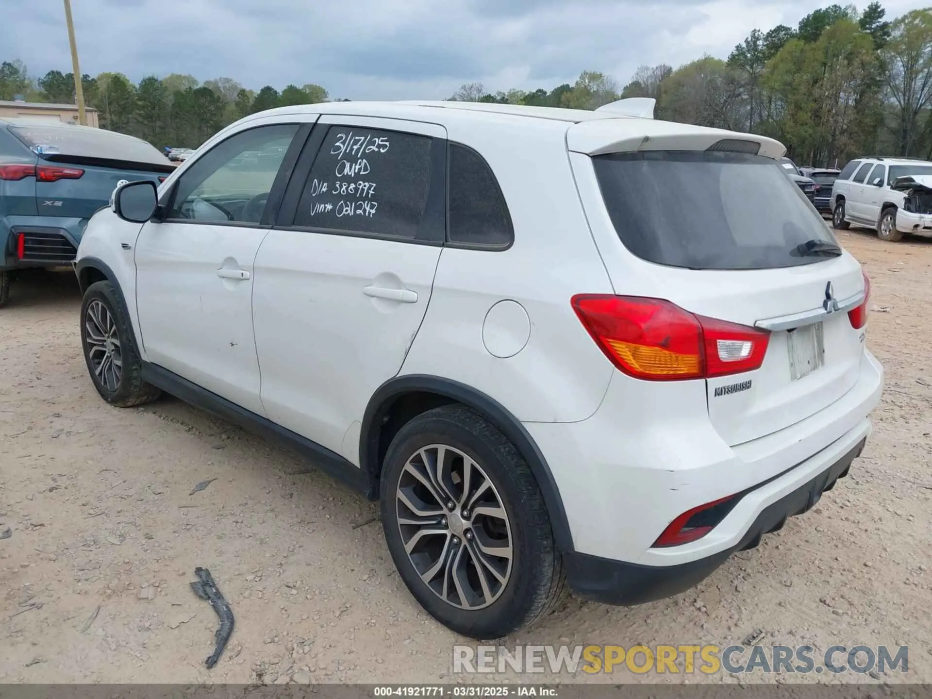 3 fotografías del automóvil dañado JA4AP3AU4KU021247 MITSUBISHI OUTLANDER SPORT 2019