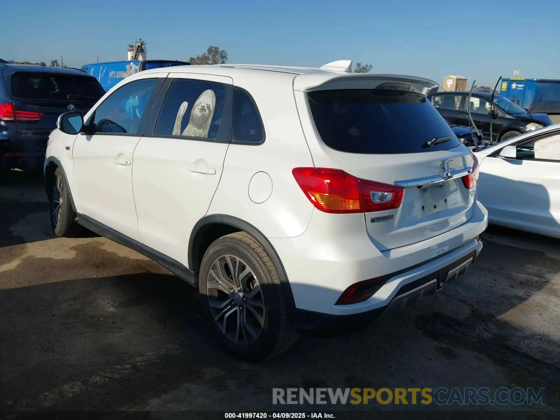 3 fotografías del automóvil dañado JA4AP3AU5KU005462 MITSUBISHI OUTLANDER SPORT 2019
