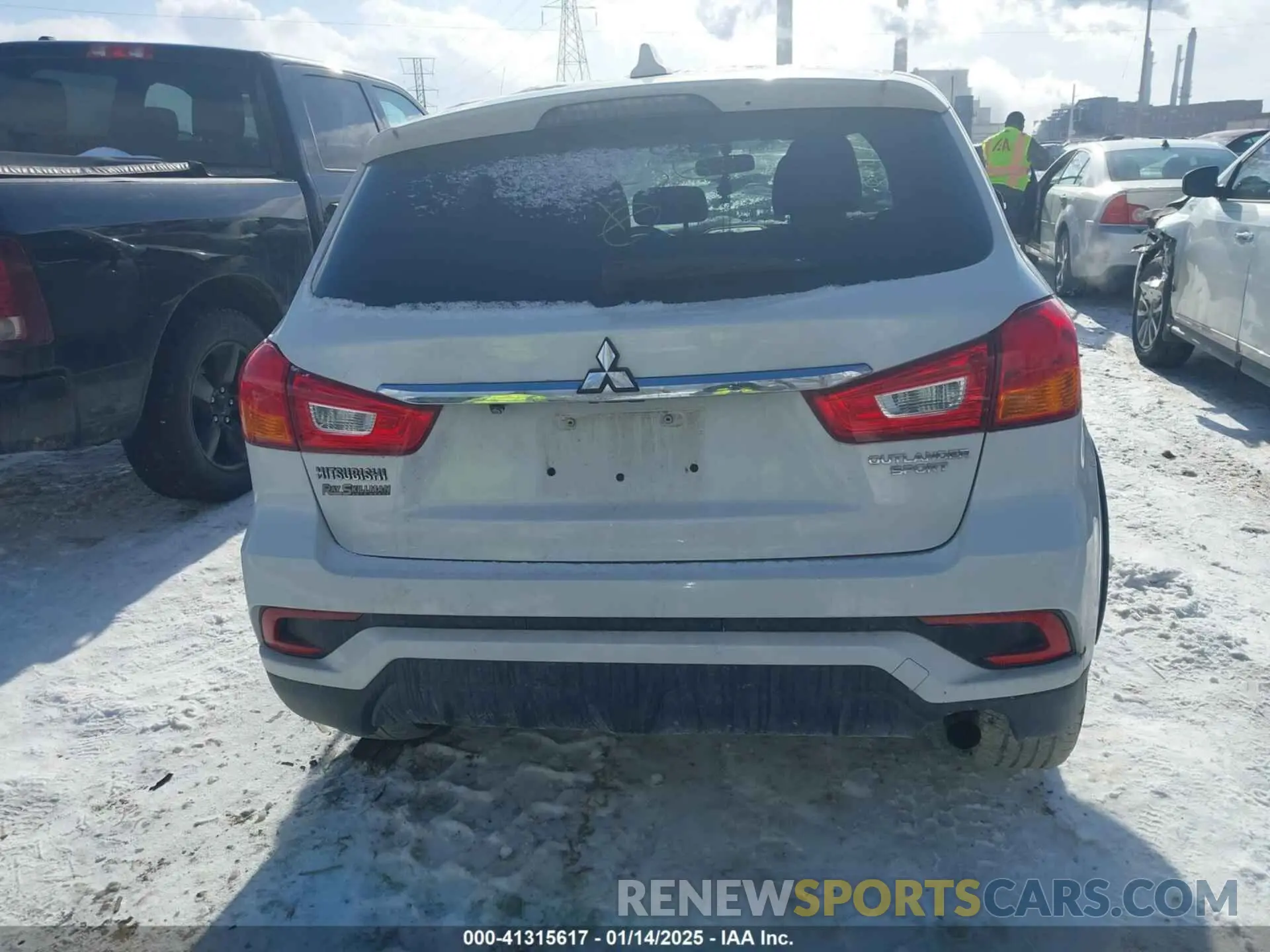 15 fotografías del automóvil dañado JA4AP3AU5KU008636 MITSUBISHI OUTLANDER SPORT 2019