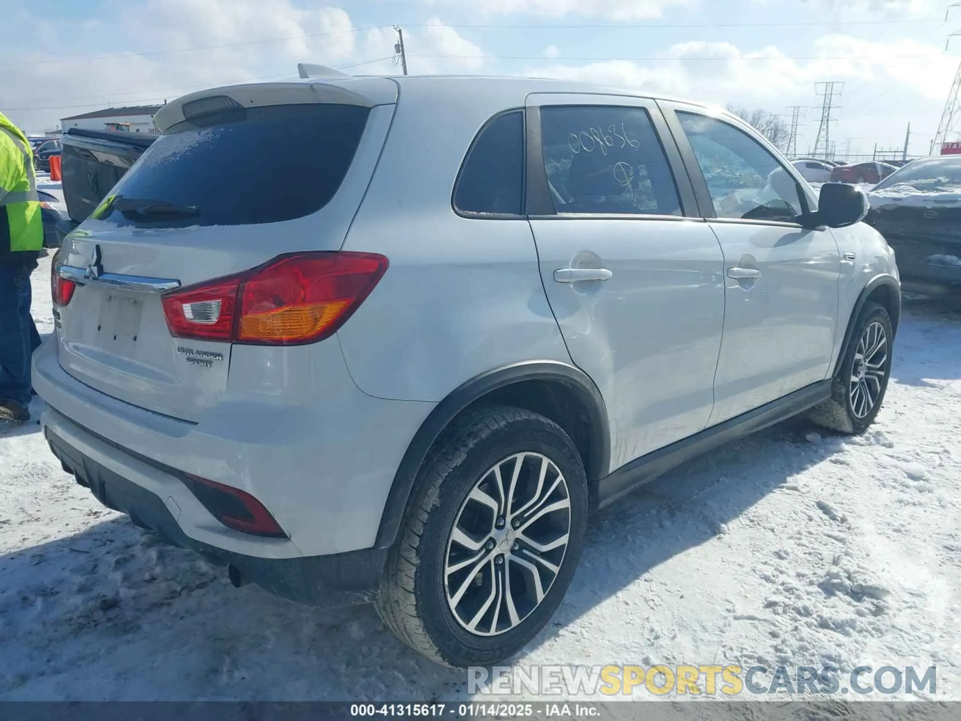 4 fotografías del automóvil dañado JA4AP3AU5KU008636 MITSUBISHI OUTLANDER SPORT 2019