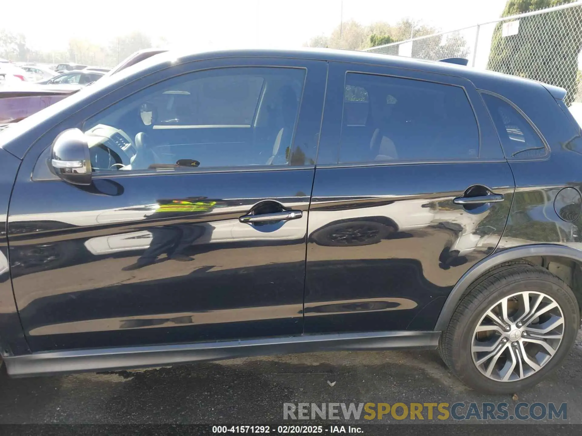 15 fotografías del automóvil dañado JA4AP3AU6KU012517 MITSUBISHI OUTLANDER SPORT 2019