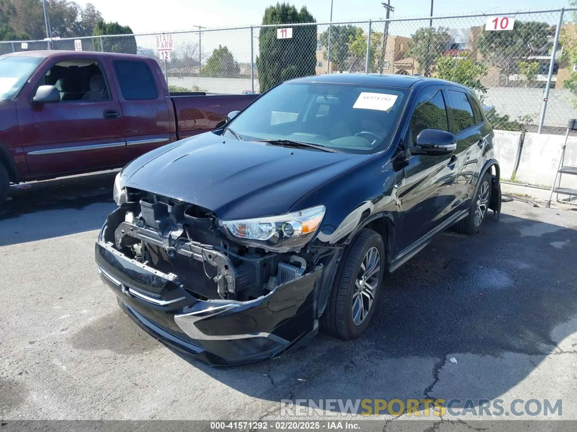 2 fotografías del automóvil dañado JA4AP3AU6KU012517 MITSUBISHI OUTLANDER SPORT 2019