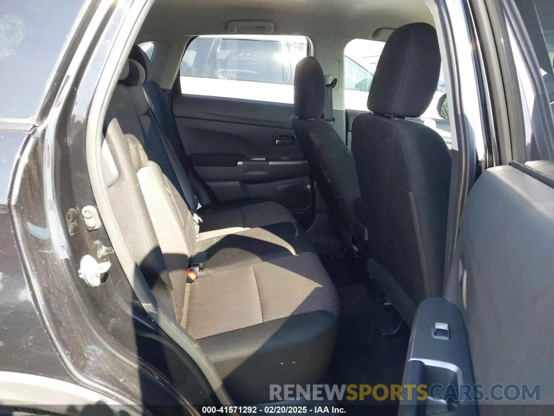 8 fotografías del automóvil dañado JA4AP3AU6KU012517 MITSUBISHI OUTLANDER SPORT 2019