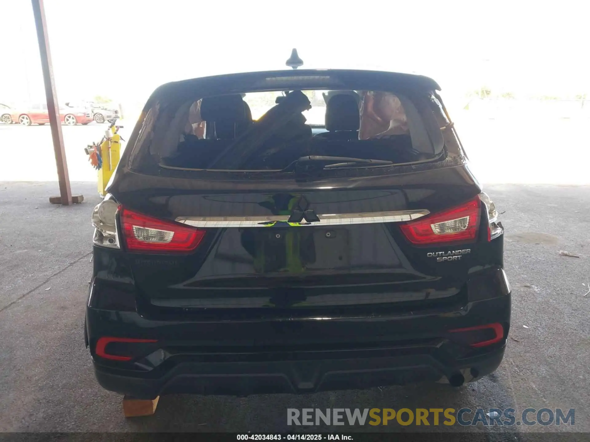 15 fotografías del automóvil dañado JA4AP3AU6KU013215 MITSUBISHI OUTLANDER SPORT 2019