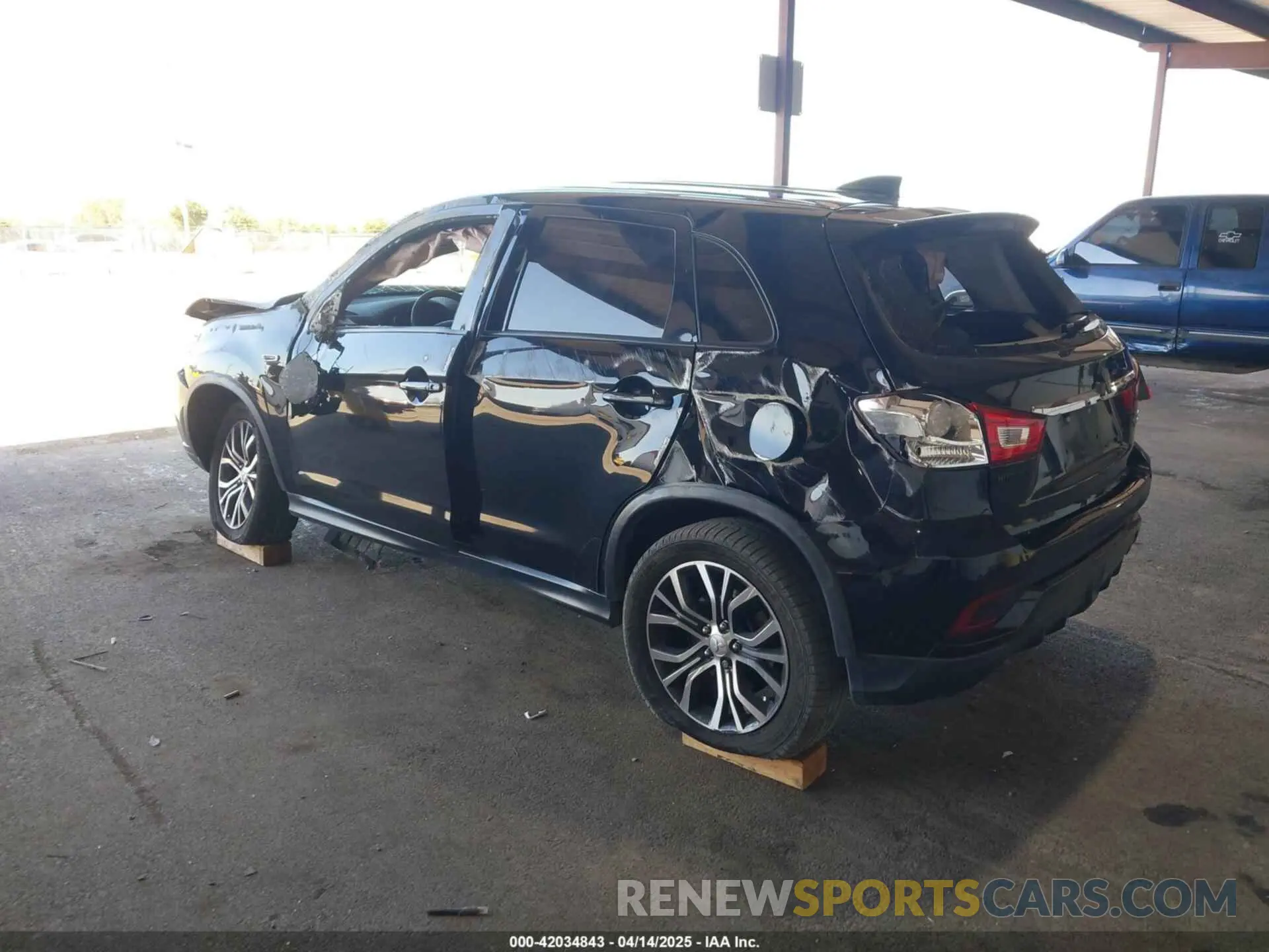 3 fotografías del automóvil dañado JA4AP3AU6KU013215 MITSUBISHI OUTLANDER SPORT 2019