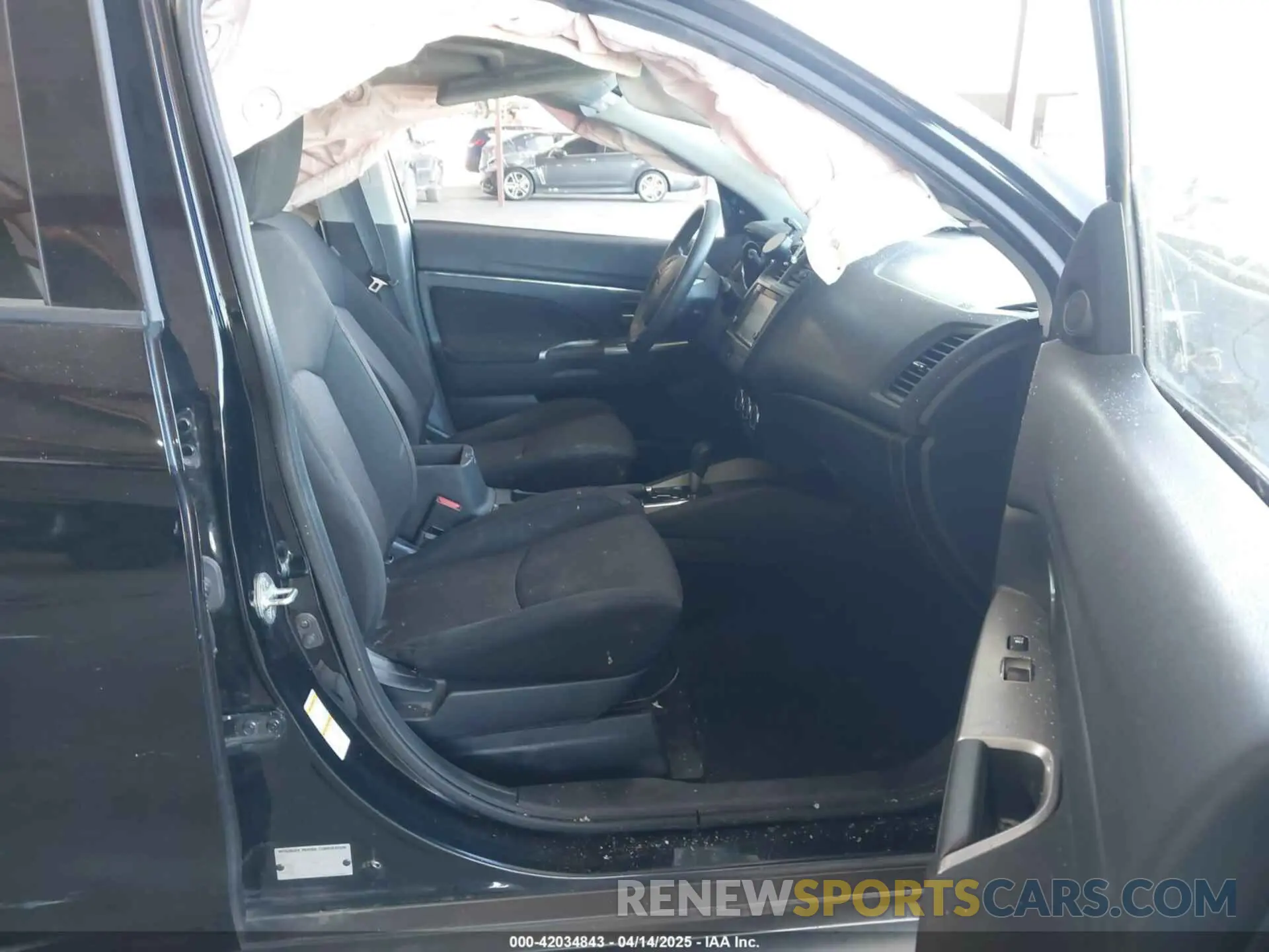 5 fotografías del automóvil dañado JA4AP3AU6KU013215 MITSUBISHI OUTLANDER SPORT 2019
