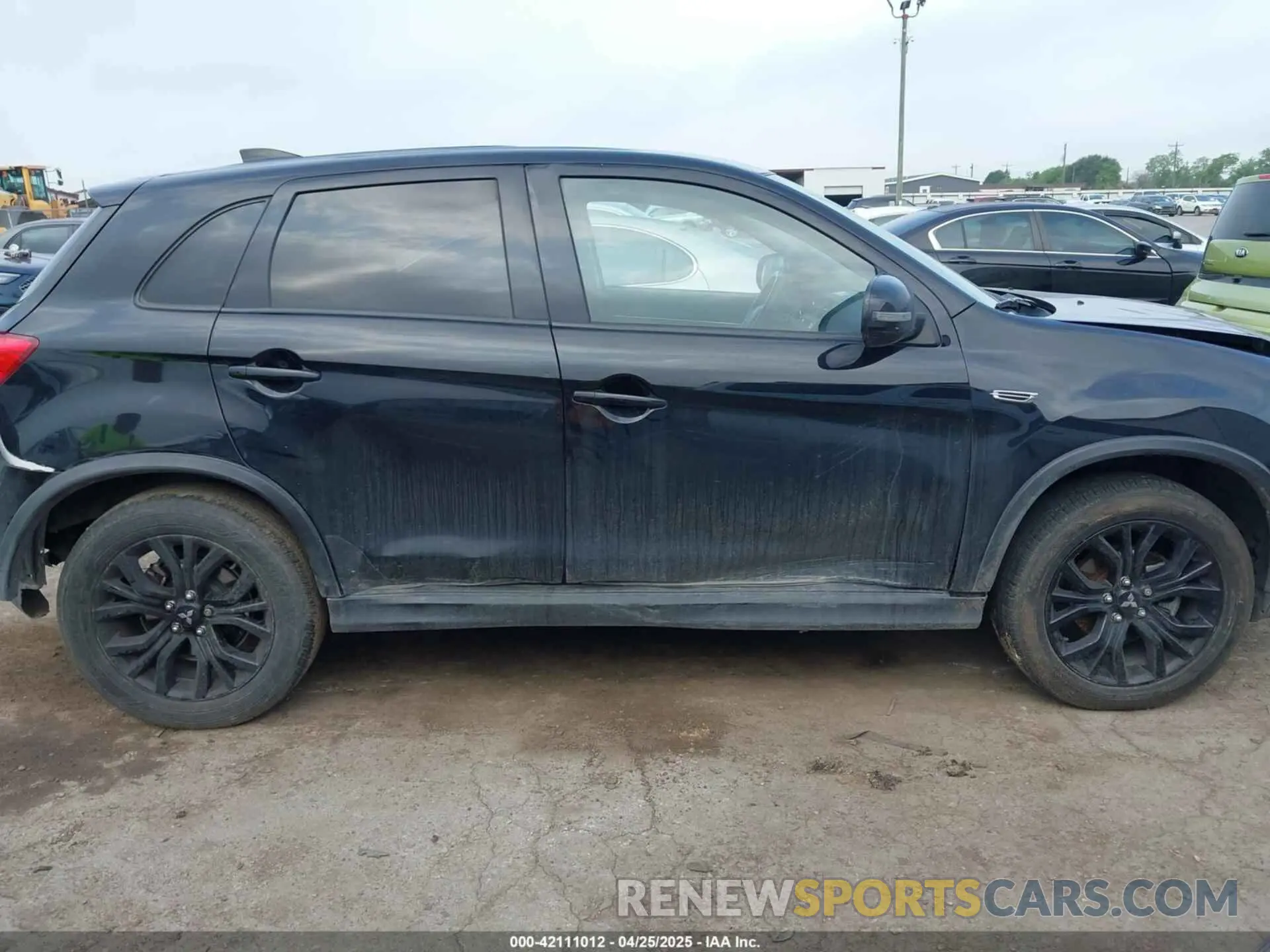 14 fotografías del automóvil dañado JA4AP3AU7KU015314 MITSUBISHI OUTLANDER SPORT 2019