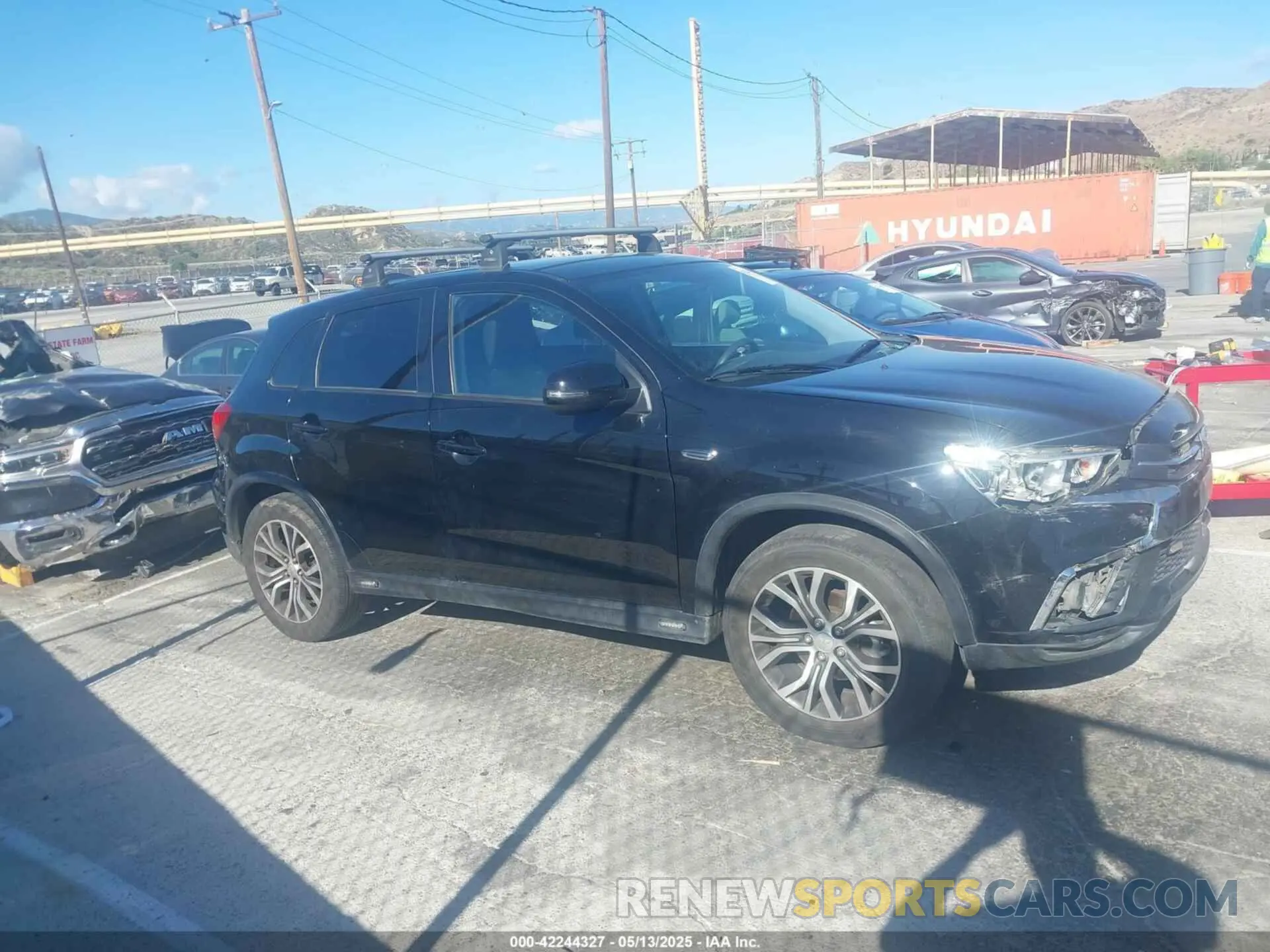13 fotografías del automóvil dañado JA4AP3AU7KU021503 MITSUBISHI OUTLANDER SPORT 2019