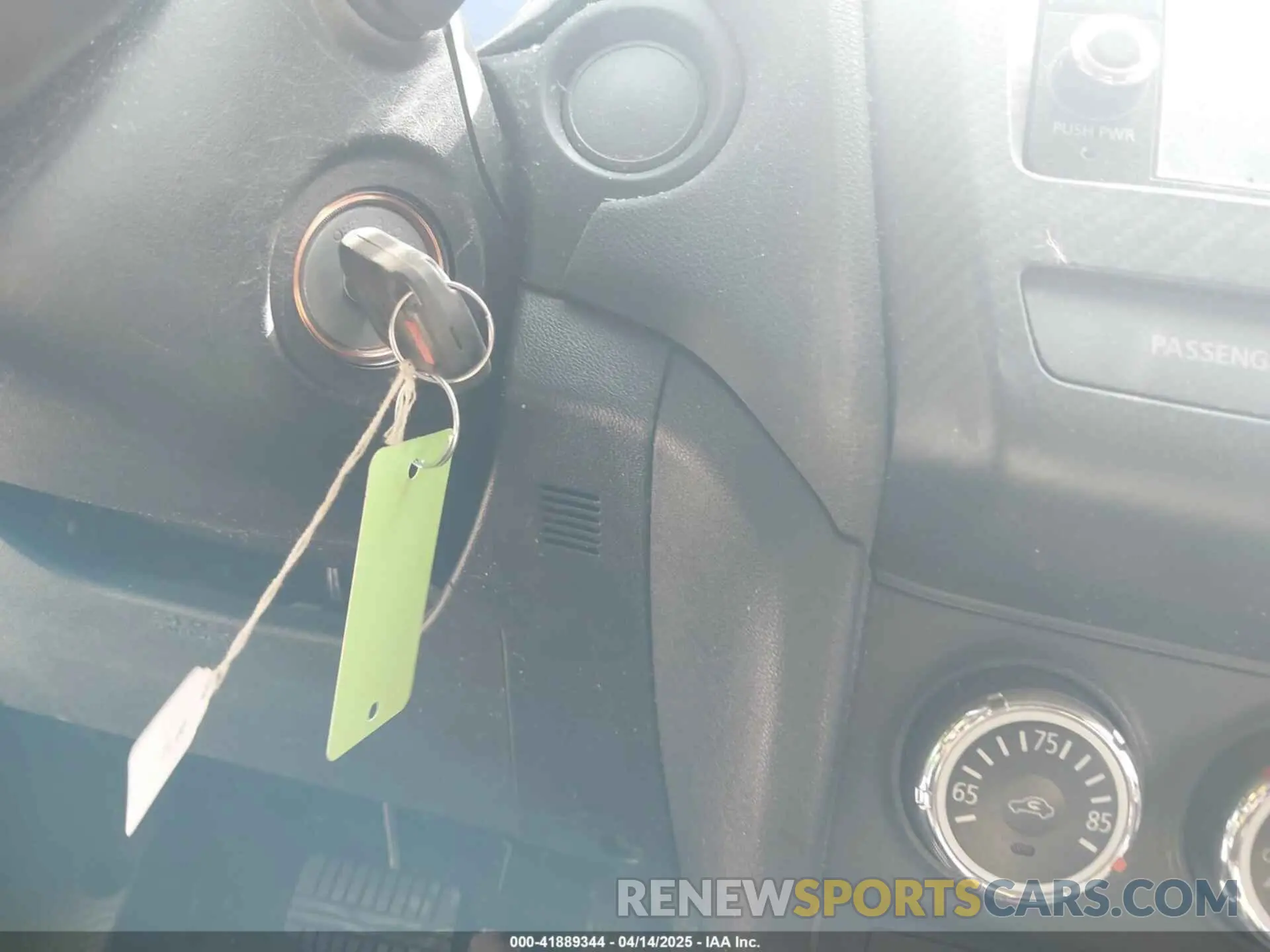 11 fotografías del automóvil dañado JA4AP3AU7KU033604 MITSUBISHI OUTLANDER SPORT 2019