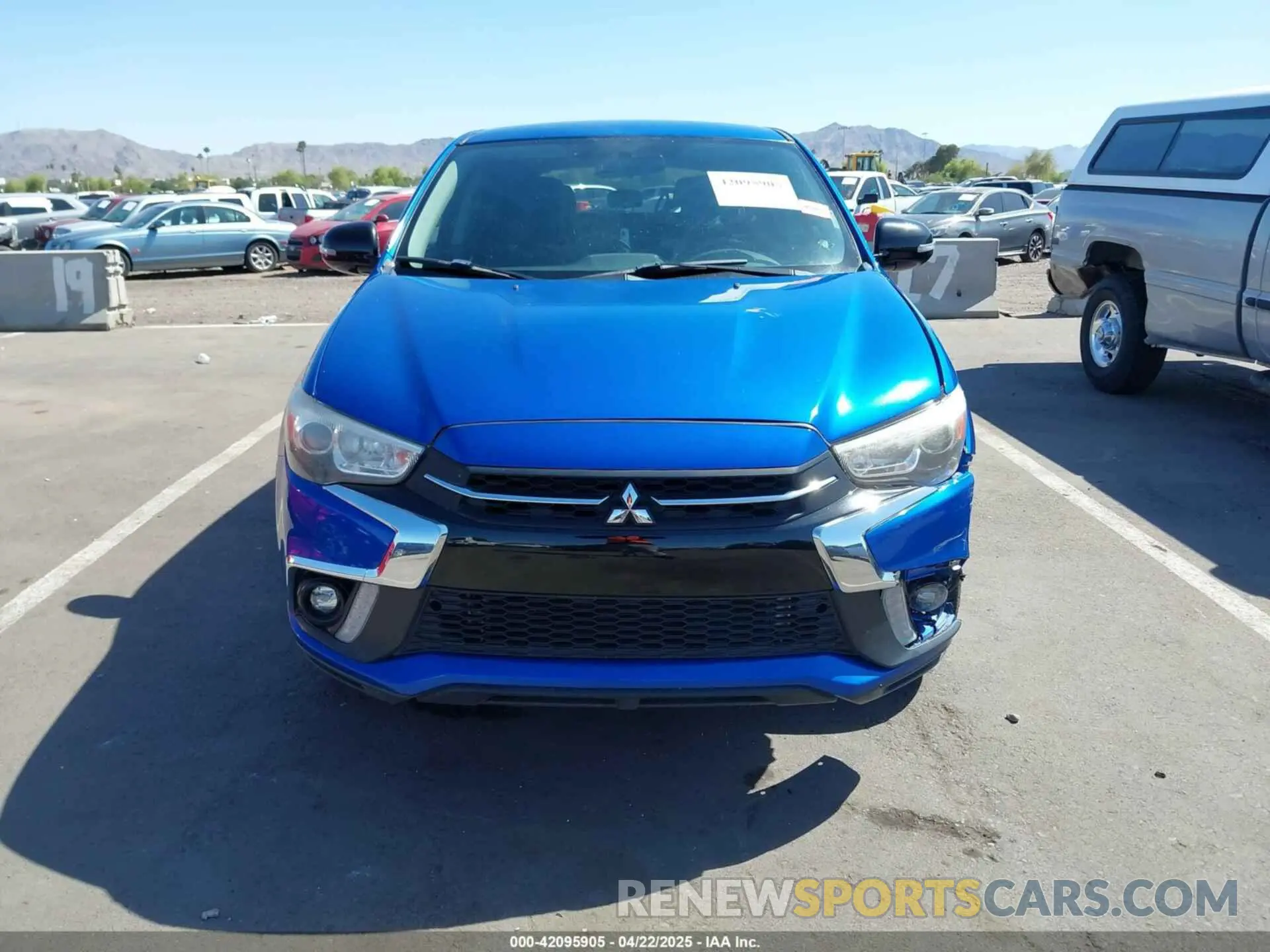 12 fotografías del automóvil dañado JA4AP3AU8KU025396 MITSUBISHI OUTLANDER SPORT 2019