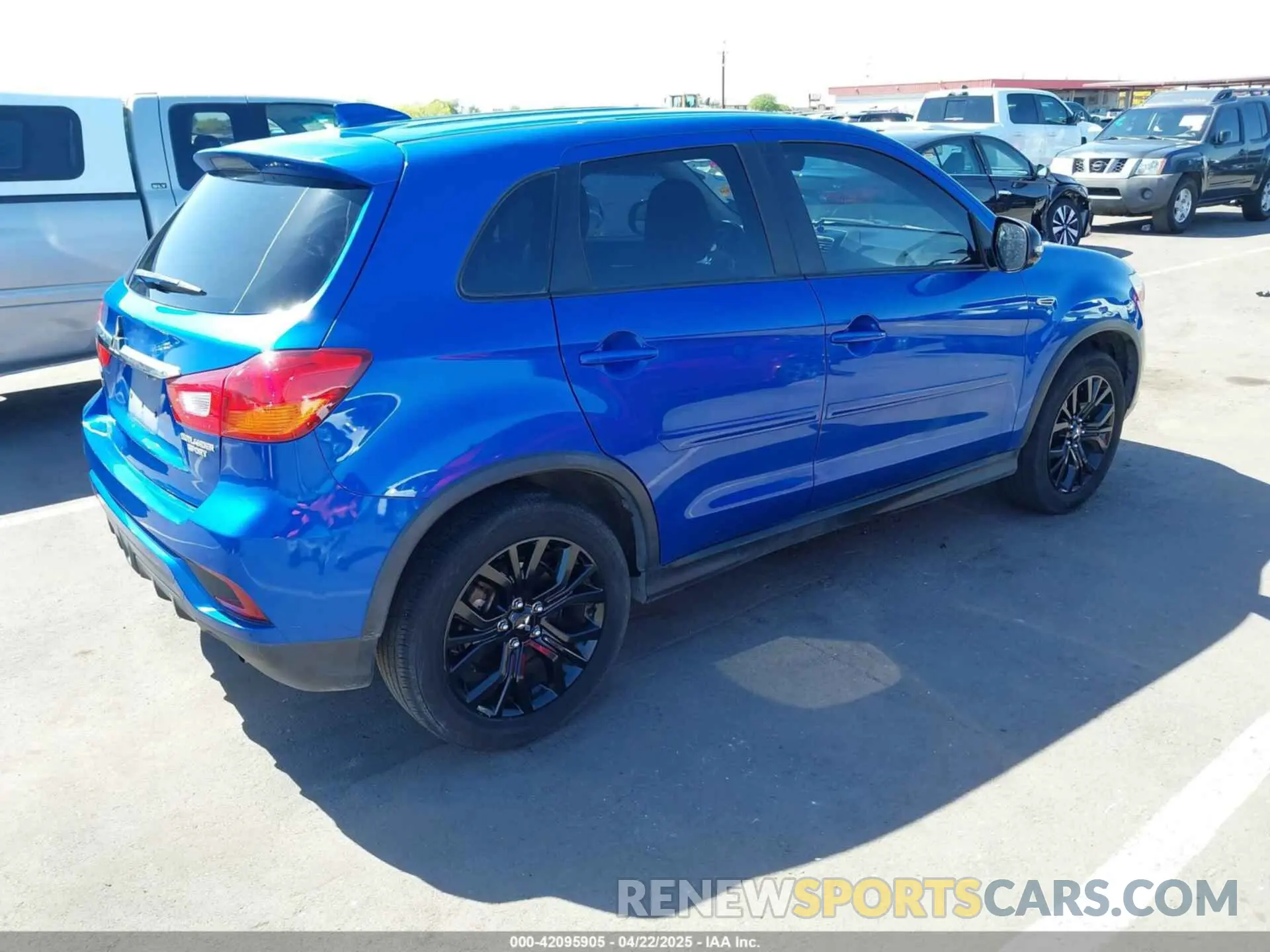 4 fotografías del automóvil dañado JA4AP3AU8KU025396 MITSUBISHI OUTLANDER SPORT 2019