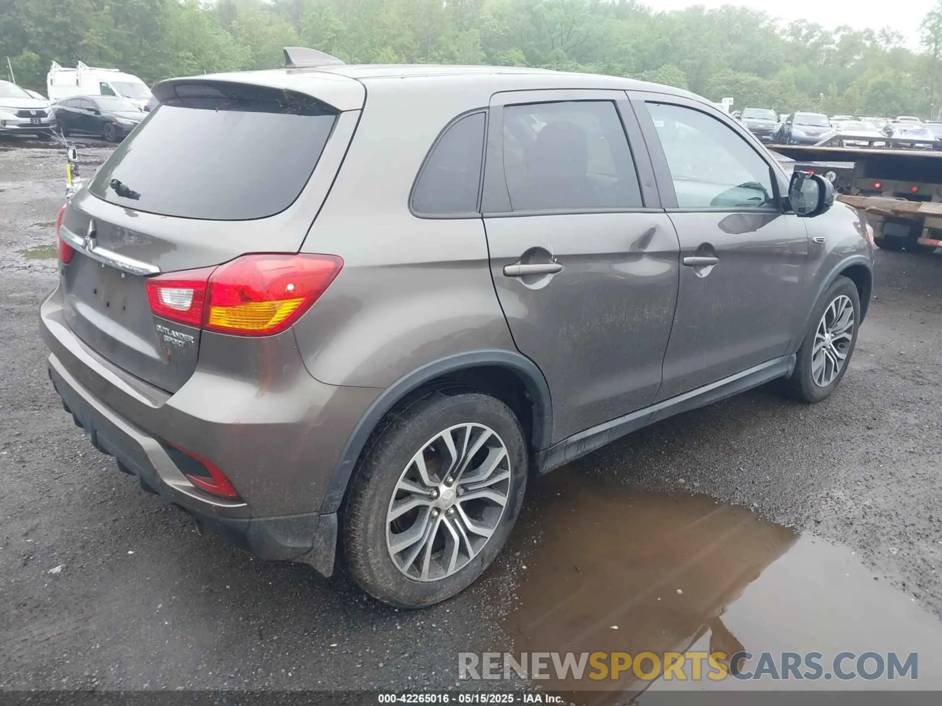 4 fotografías del automóvil dañado JA4AP3AU8KU029559 MITSUBISHI OUTLANDER SPORT 2019