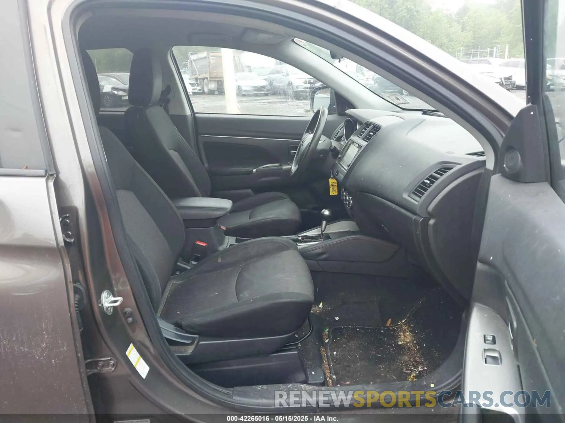 5 fotografías del automóvil dañado JA4AP3AU8KU029559 MITSUBISHI OUTLANDER SPORT 2019