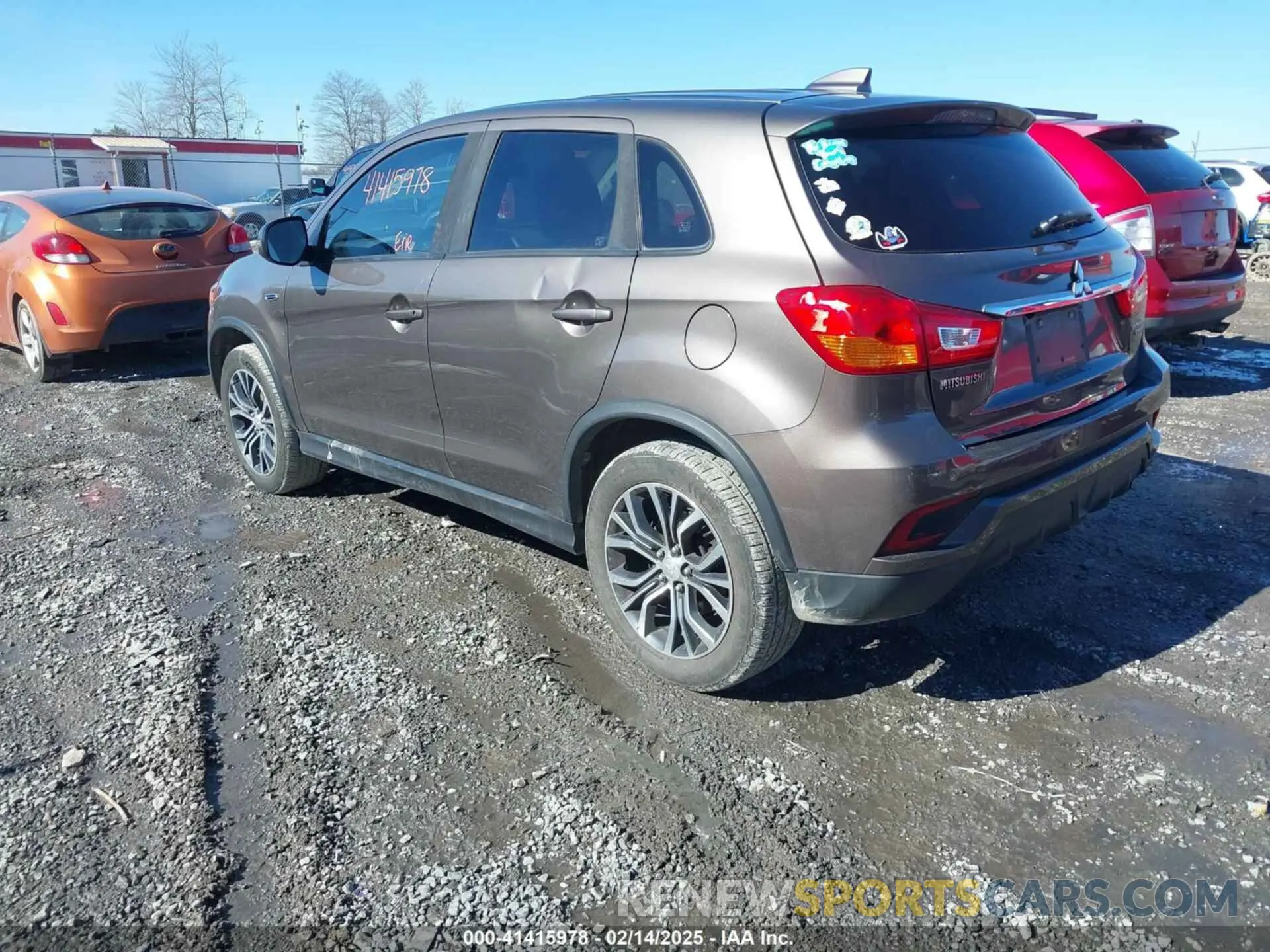3 fotografías del automóvil dañado JA4AP3AU9KU028162 MITSUBISHI OUTLANDER SPORT 2019