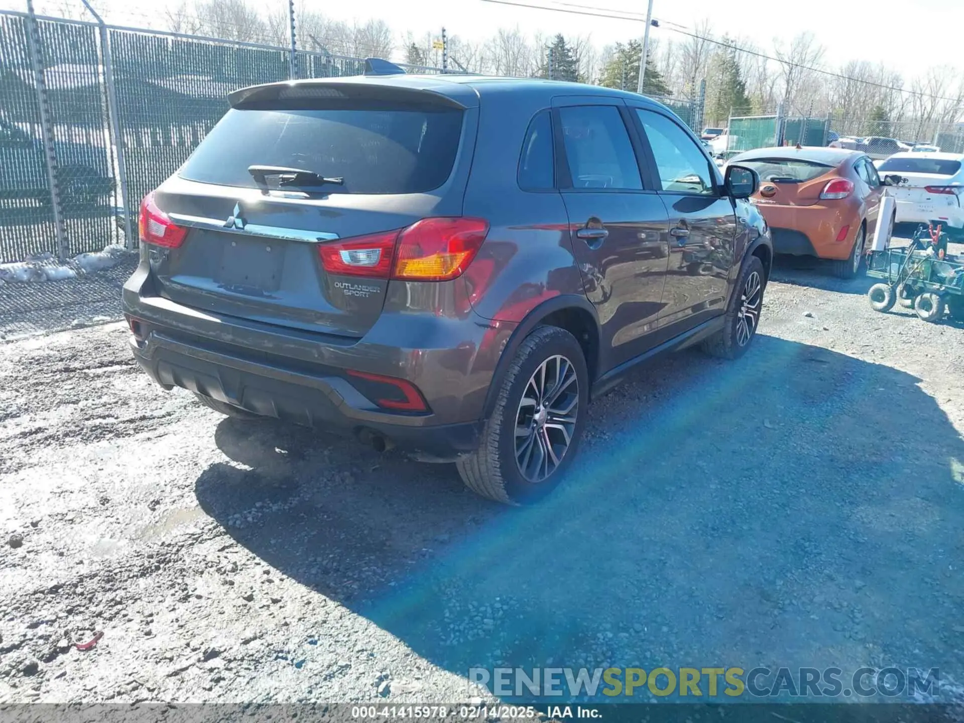 4 fotografías del automóvil dañado JA4AP3AU9KU028162 MITSUBISHI OUTLANDER SPORT 2019