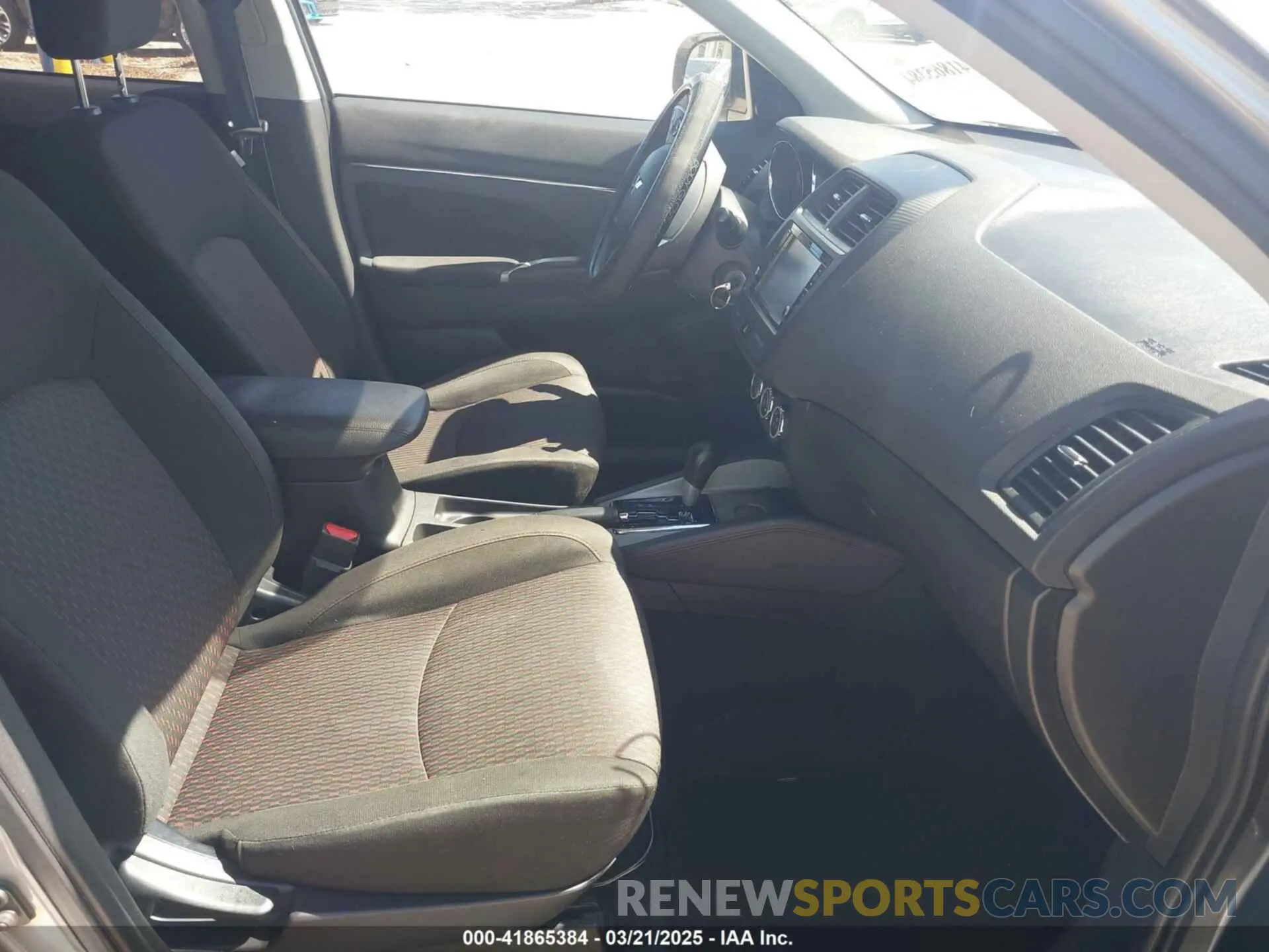 5 fotografías del automóvil dañado JA4AP3AUXKU028672 MITSUBISHI OUTLANDER SPORT 2019
