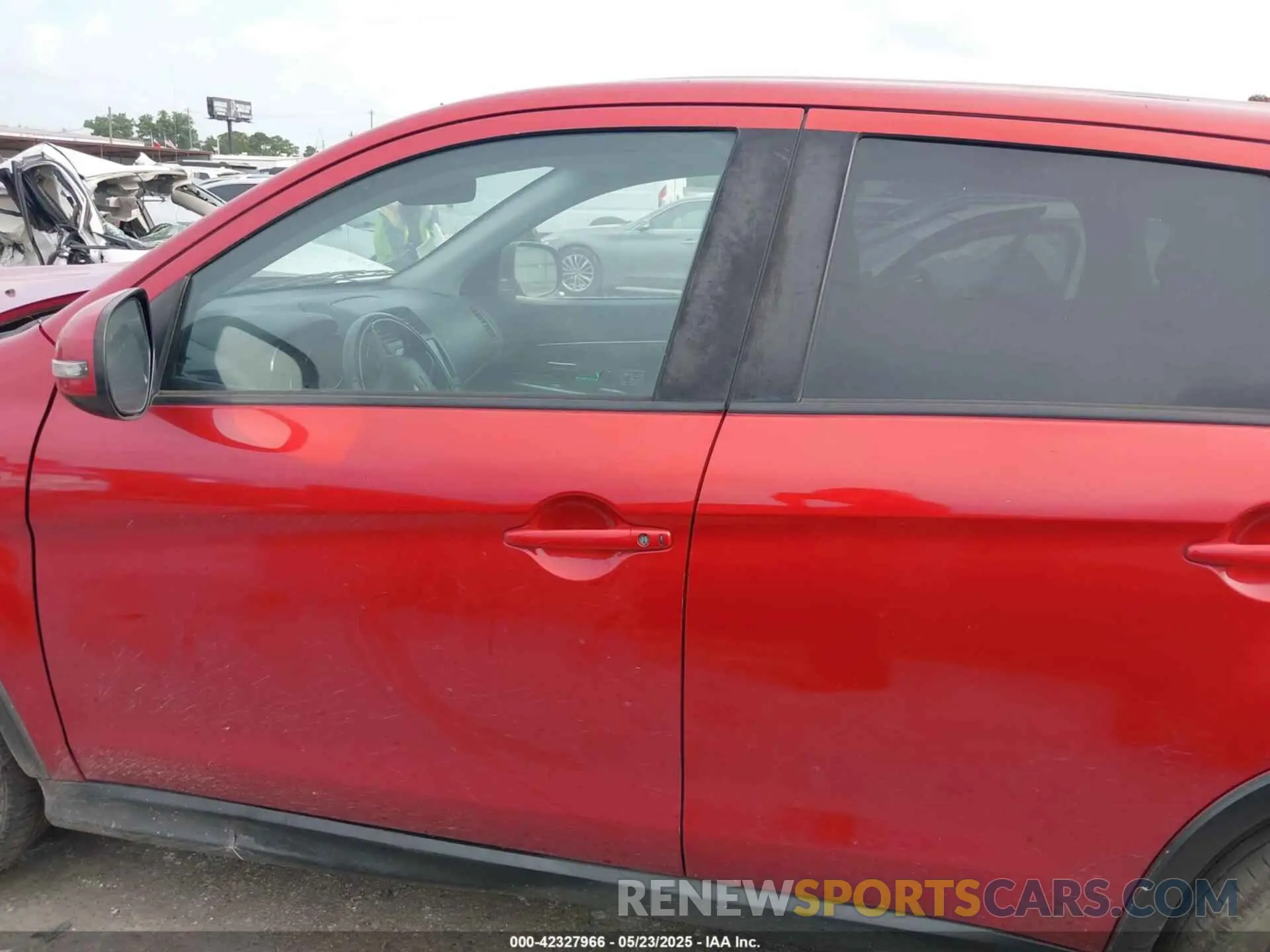 14 fotografías del automóvil dañado JA4AP4AU0KU024474 MITSUBISHI OUTLANDER SPORT 2019