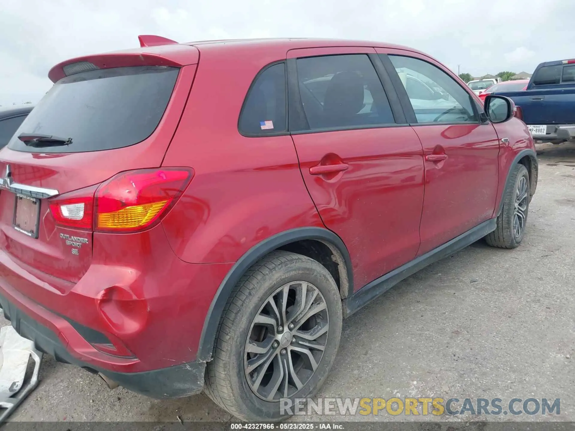 4 fotografías del automóvil dañado JA4AP4AU0KU024474 MITSUBISHI OUTLANDER SPORT 2019