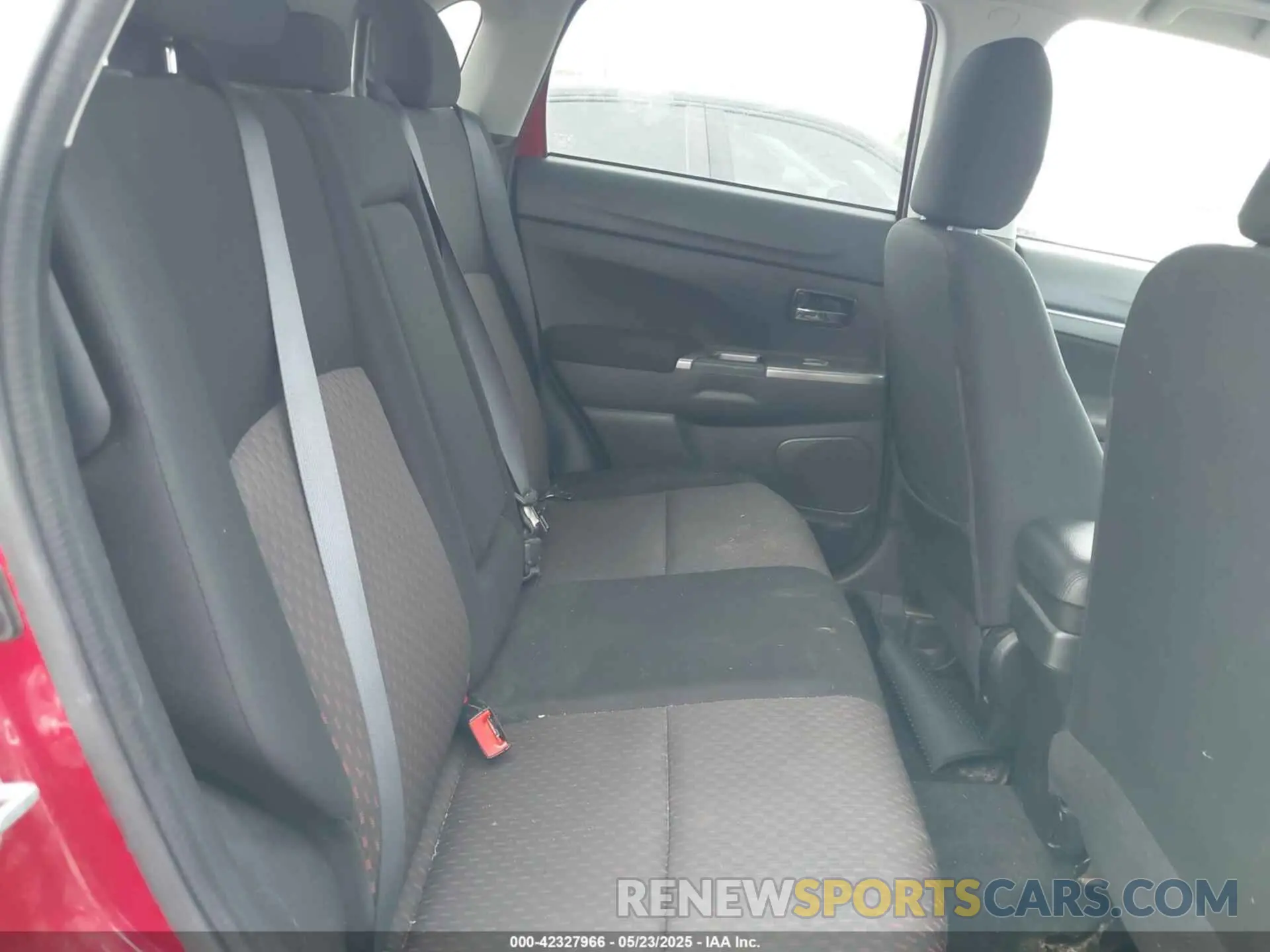 8 fotografías del automóvil dañado JA4AP4AU0KU024474 MITSUBISHI OUTLANDER SPORT 2019