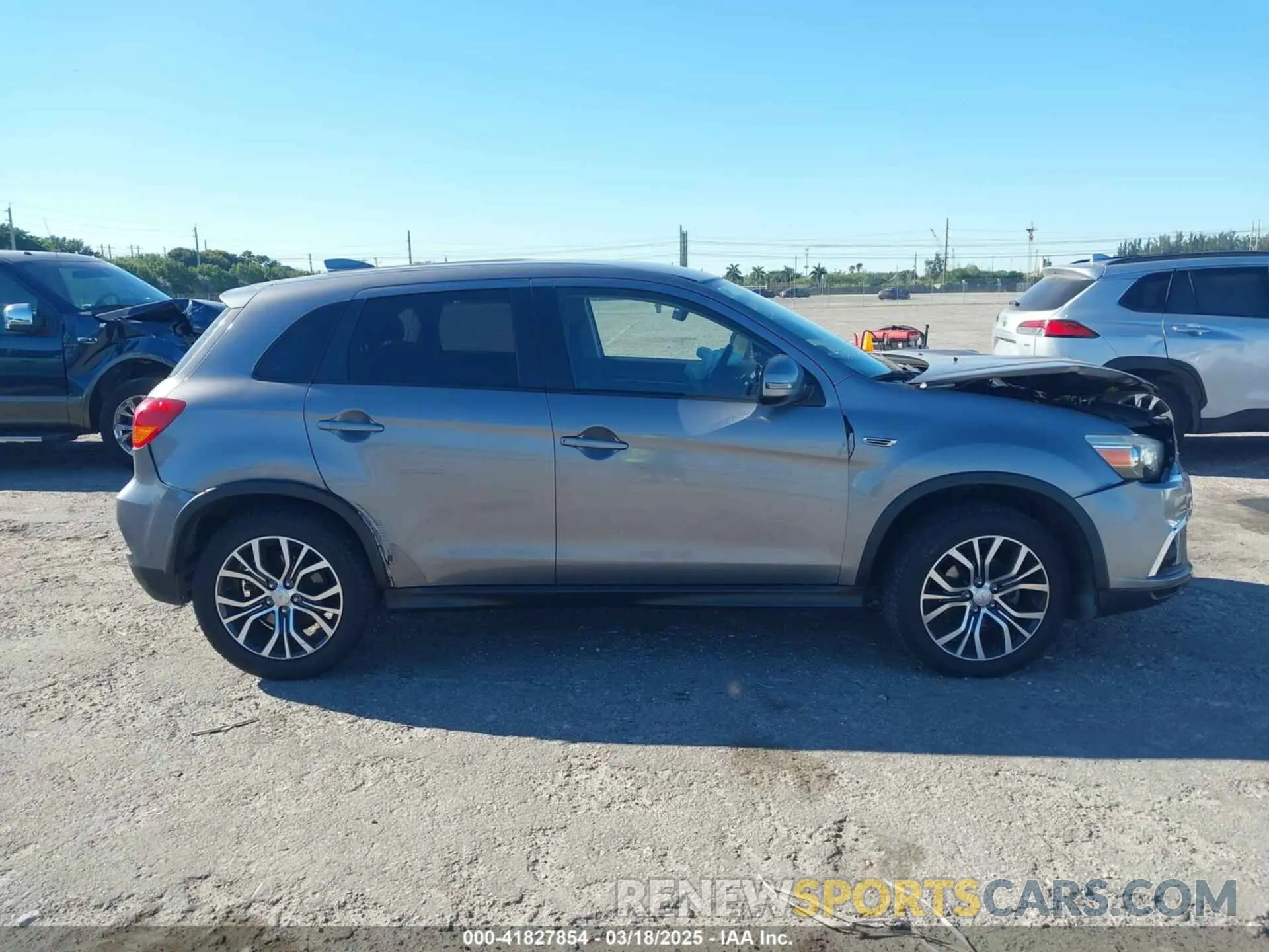 13 fotografías del automóvil dañado JA4AP4AU1KU012463 MITSUBISHI OUTLANDER SPORT 2019