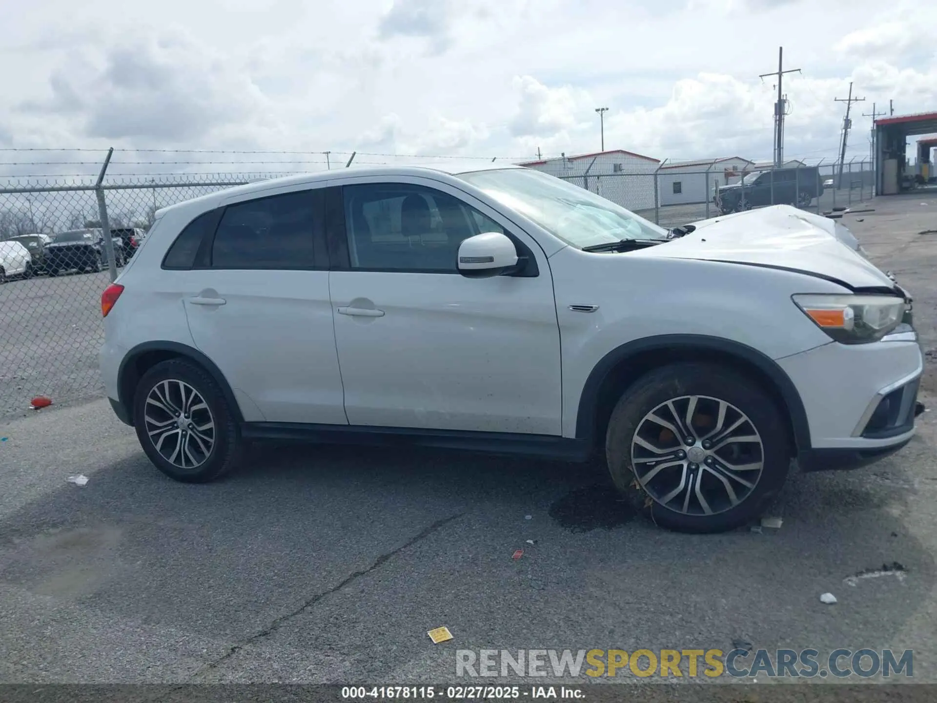 12 fotografías del automóvil dañado JA4AP4AU2KU012648 MITSUBISHI OUTLANDER SPORT 2019