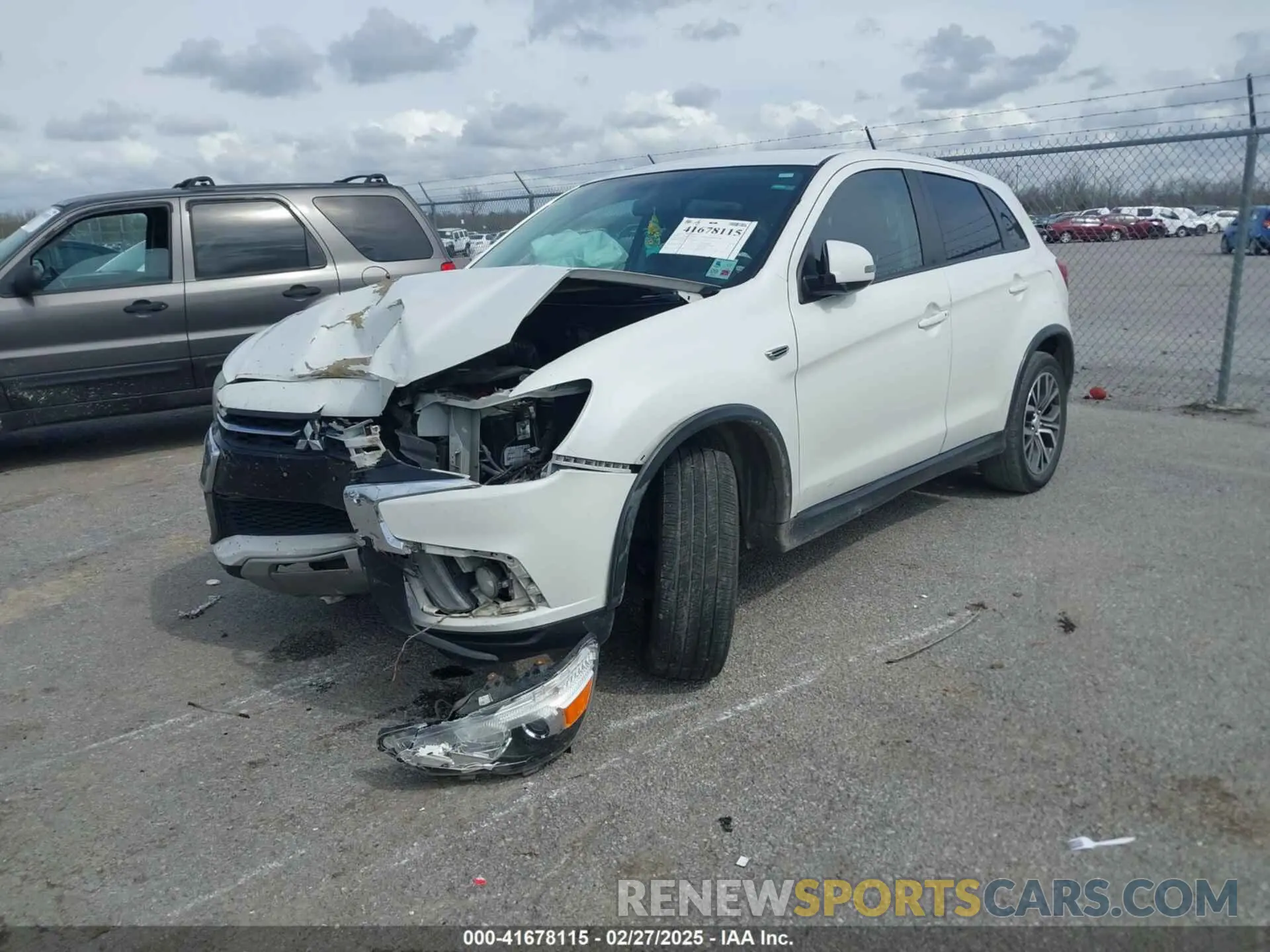 2 fotografías del automóvil dañado JA4AP4AU2KU012648 MITSUBISHI OUTLANDER SPORT 2019