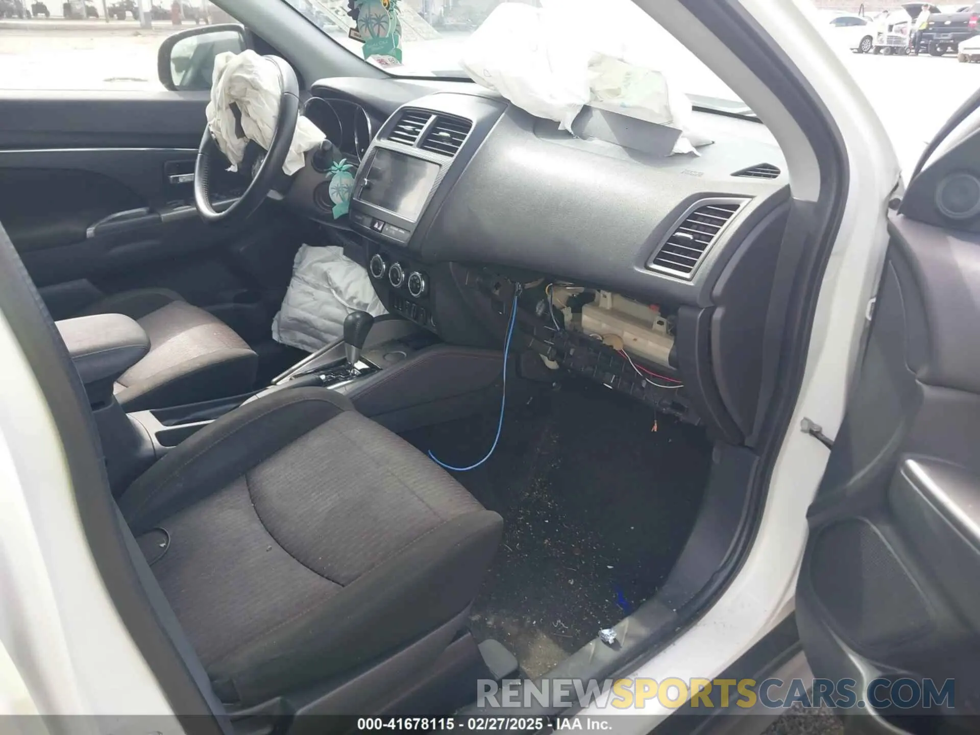 5 fotografías del automóvil dañado JA4AP4AU2KU012648 MITSUBISHI OUTLANDER SPORT 2019
