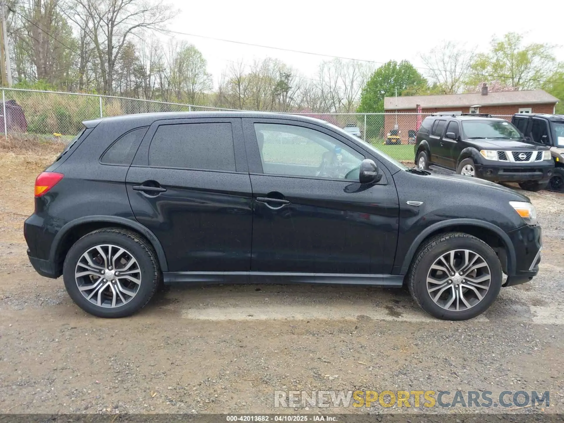 13 fotografías del automóvil dañado JA4AP4AU3KU027272 MITSUBISHI OUTLANDER SPORT 2019