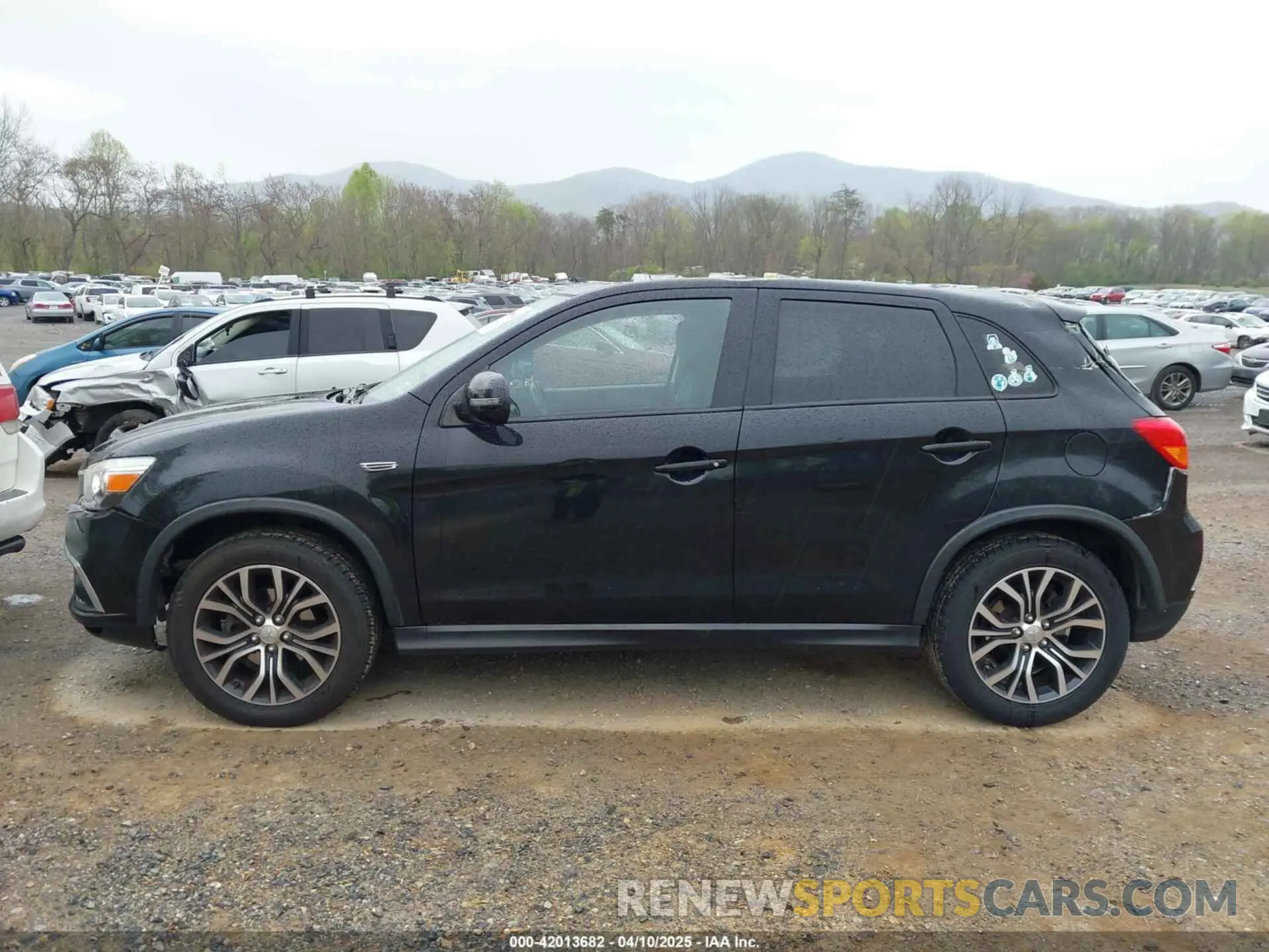 14 fotografías del automóvil dañado JA4AP4AU3KU027272 MITSUBISHI OUTLANDER SPORT 2019