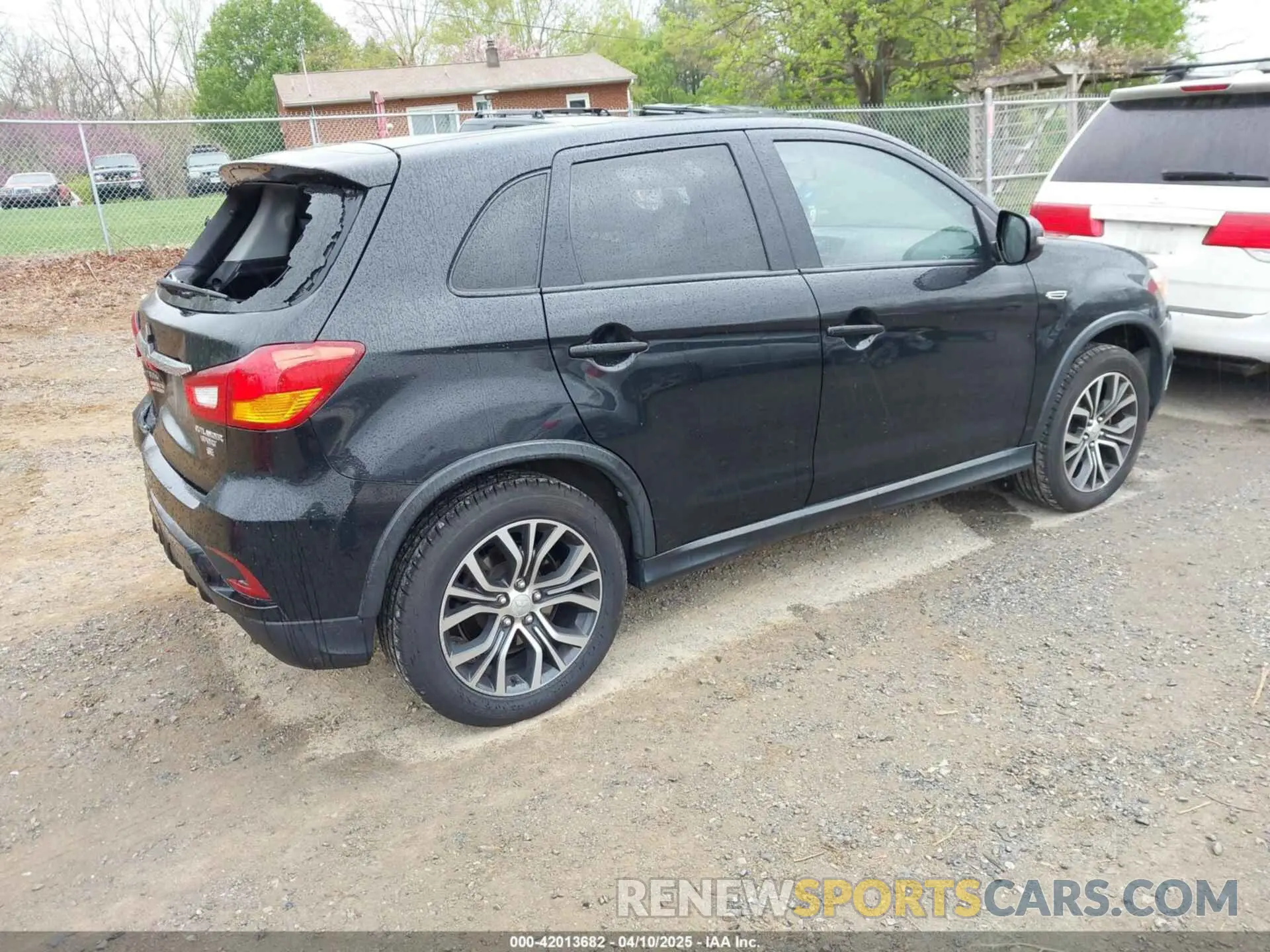 4 fotografías del automóvil dañado JA4AP4AU3KU027272 MITSUBISHI OUTLANDER SPORT 2019