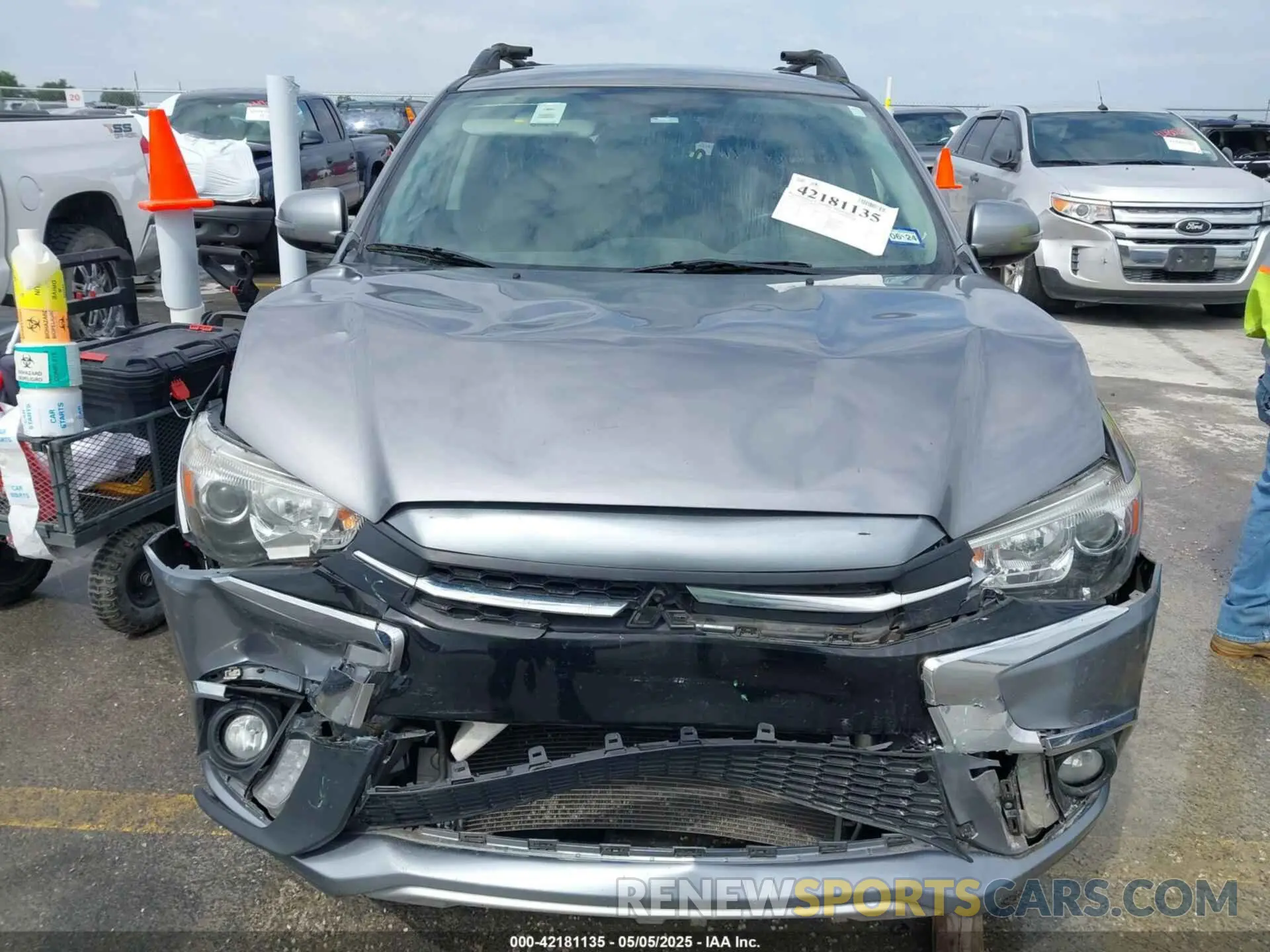 12 fotografías del automóvil dañado JA4AP4AU8KU013142 MITSUBISHI OUTLANDER SPORT 2019