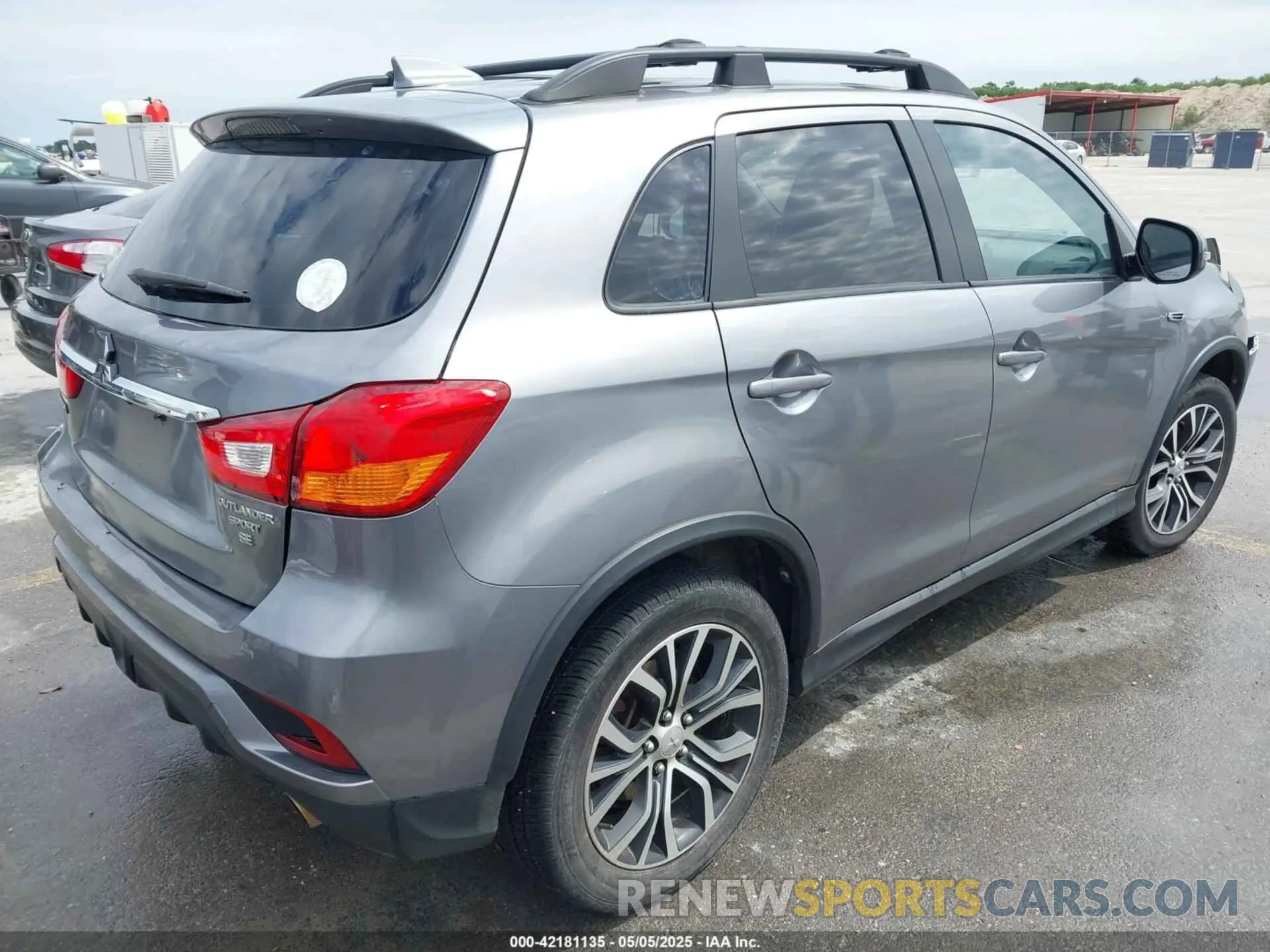 4 fotografías del automóvil dañado JA4AP4AU8KU013142 MITSUBISHI OUTLANDER SPORT 2019