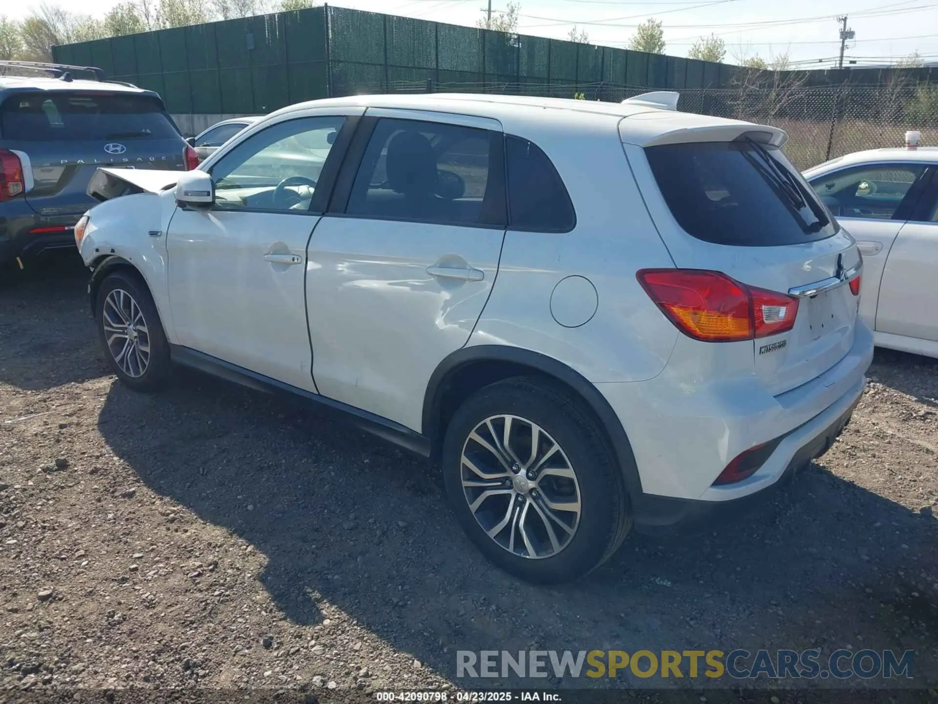 3 fotografías del automóvil dañado JA4AP4AU9KU023341 MITSUBISHI OUTLANDER SPORT 2019