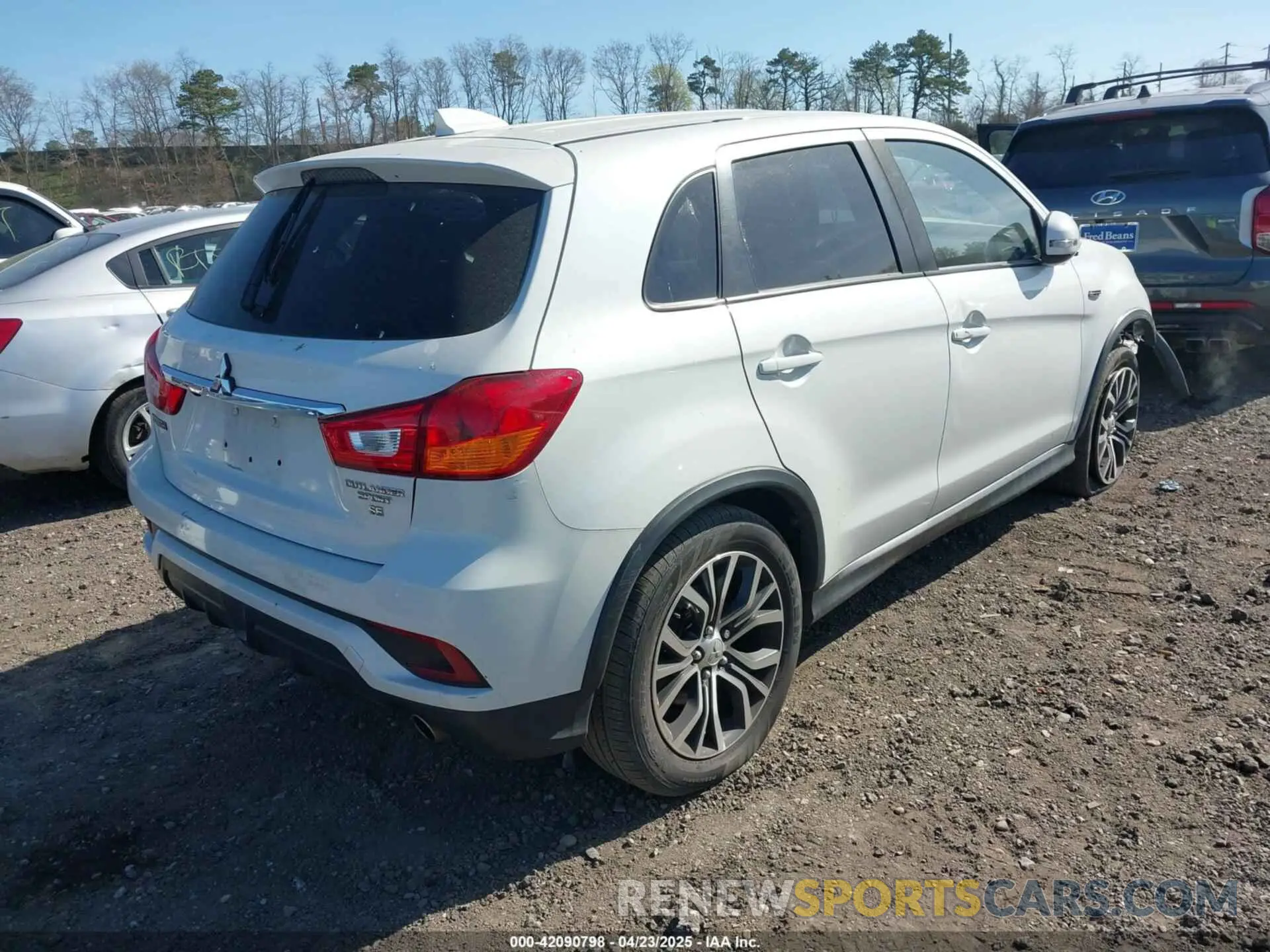 4 fotografías del automóvil dañado JA4AP4AU9KU023341 MITSUBISHI OUTLANDER SPORT 2019