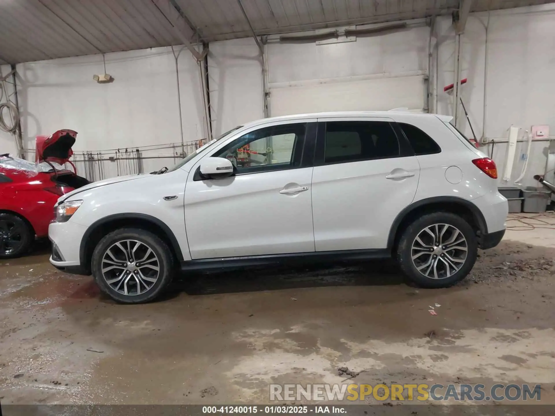 14 fotografías del automóvil dañado JA4AR3AU1KU002794 MITSUBISHI OUTLANDER SPORT 2019
