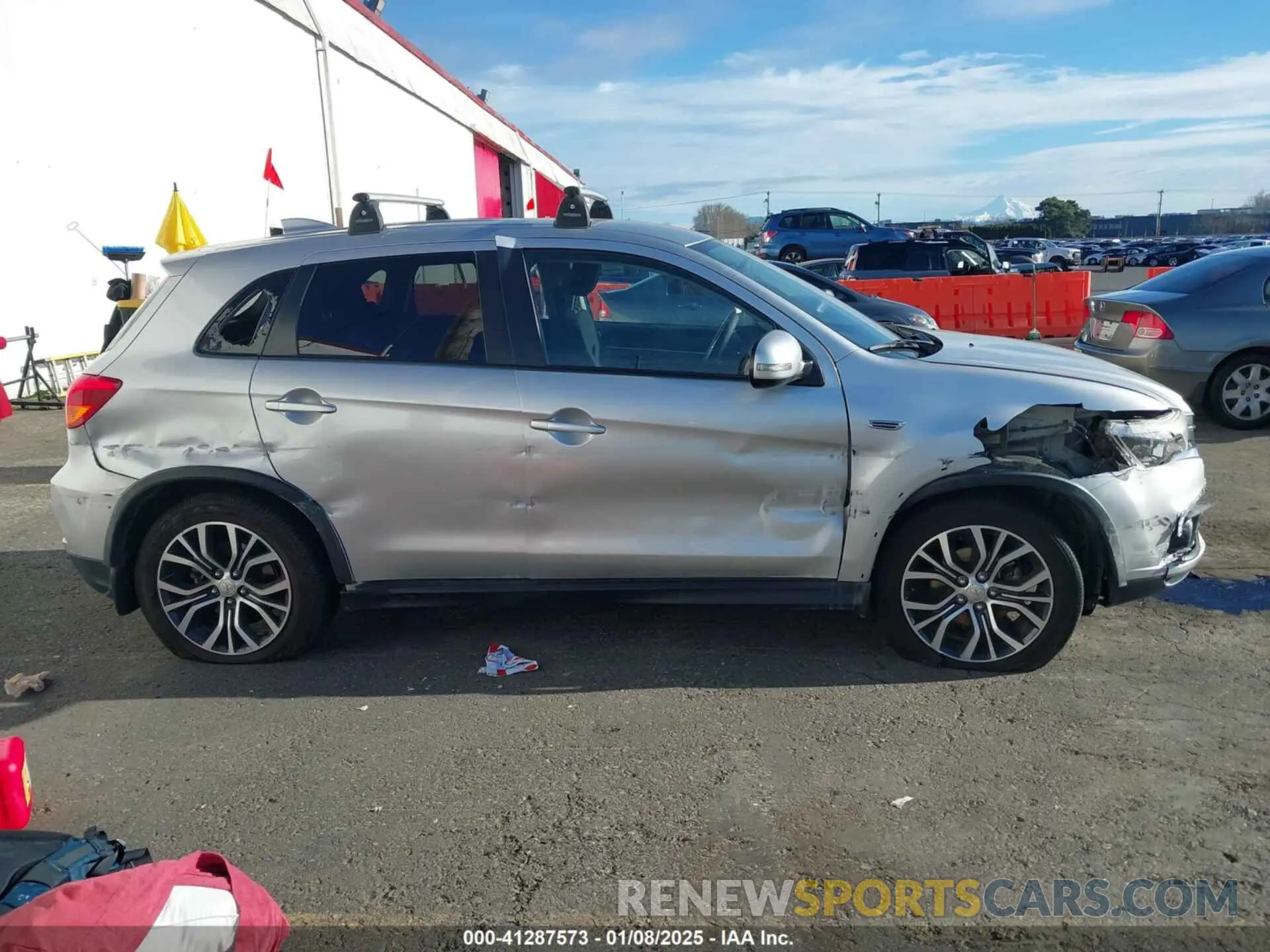 12 fotografías del automóvil dañado JA4AR3AU1KU007560 MITSUBISHI OUTLANDER SPORT 2019