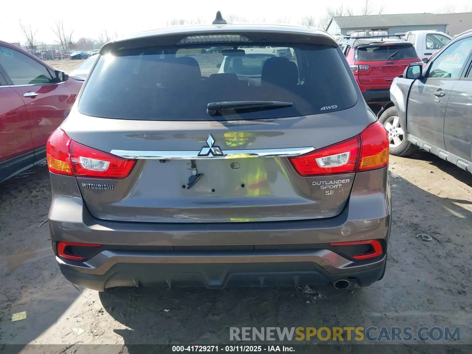 17 fotografías del automóvil dañado JA4AR3AU1KU031695 MITSUBISHI OUTLANDER SPORT 2019