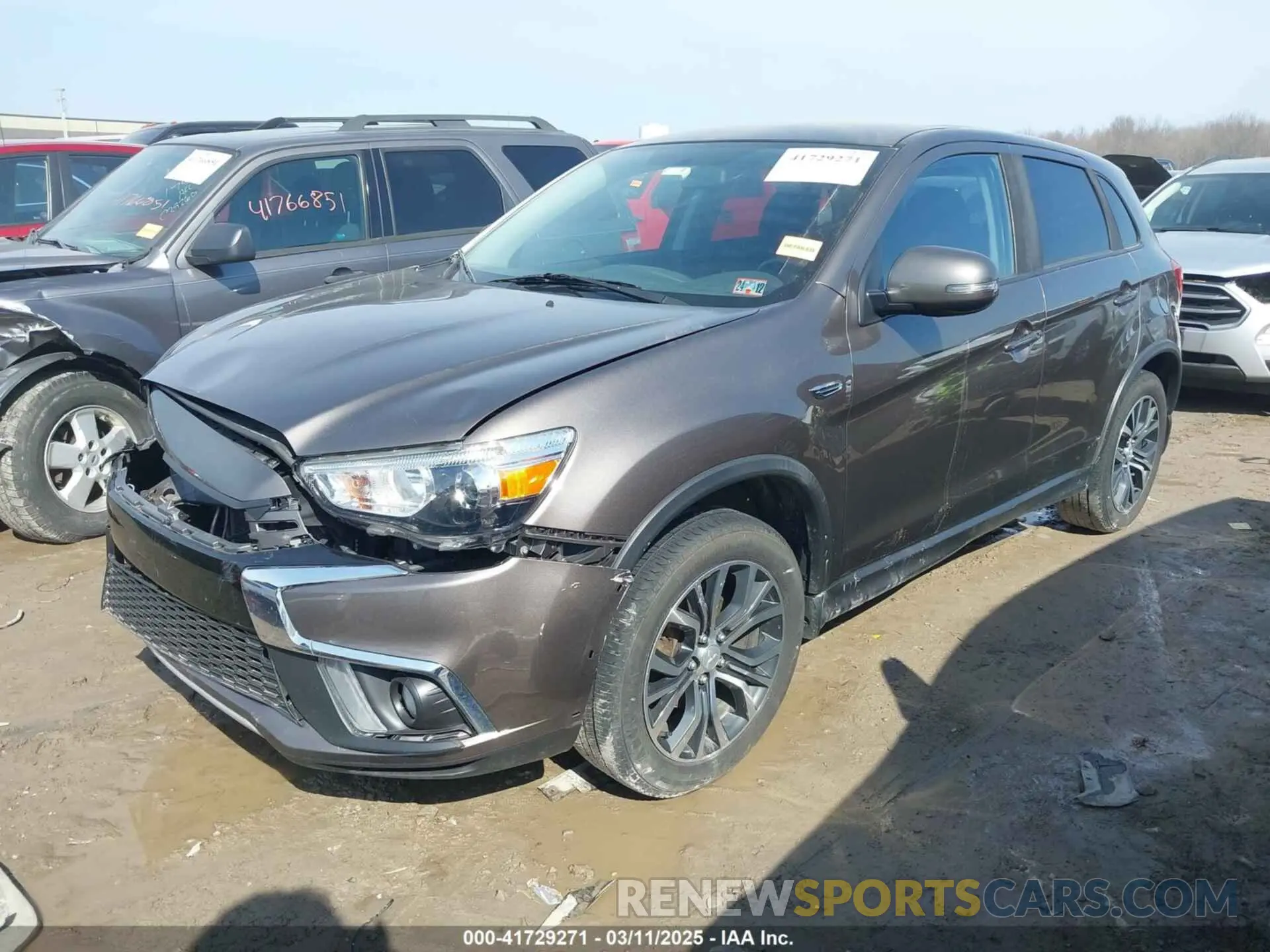 2 fotografías del automóvil dañado JA4AR3AU1KU031695 MITSUBISHI OUTLANDER SPORT 2019